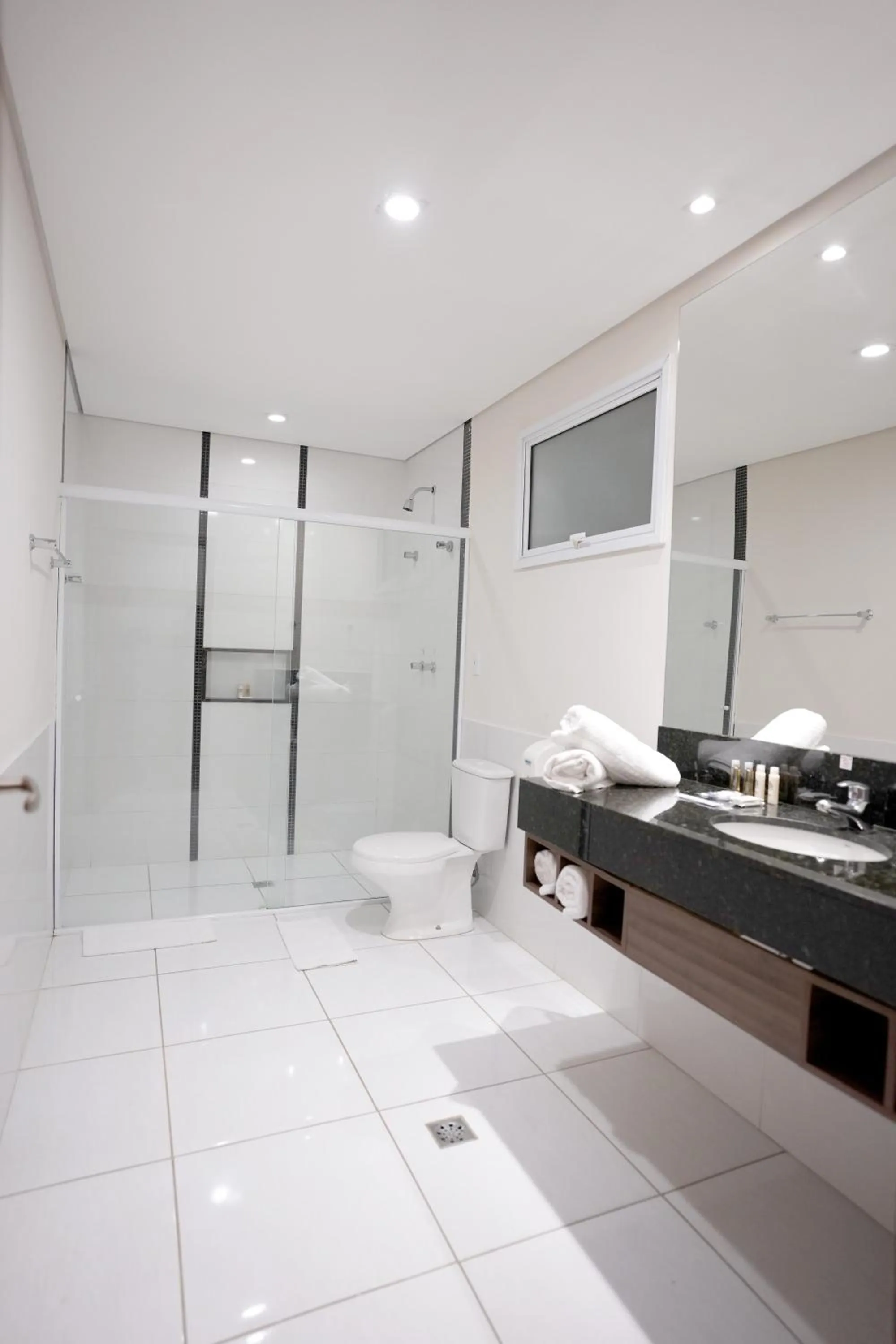 Bathroom in Colonial Plaza Hotel Pindamonhangaba