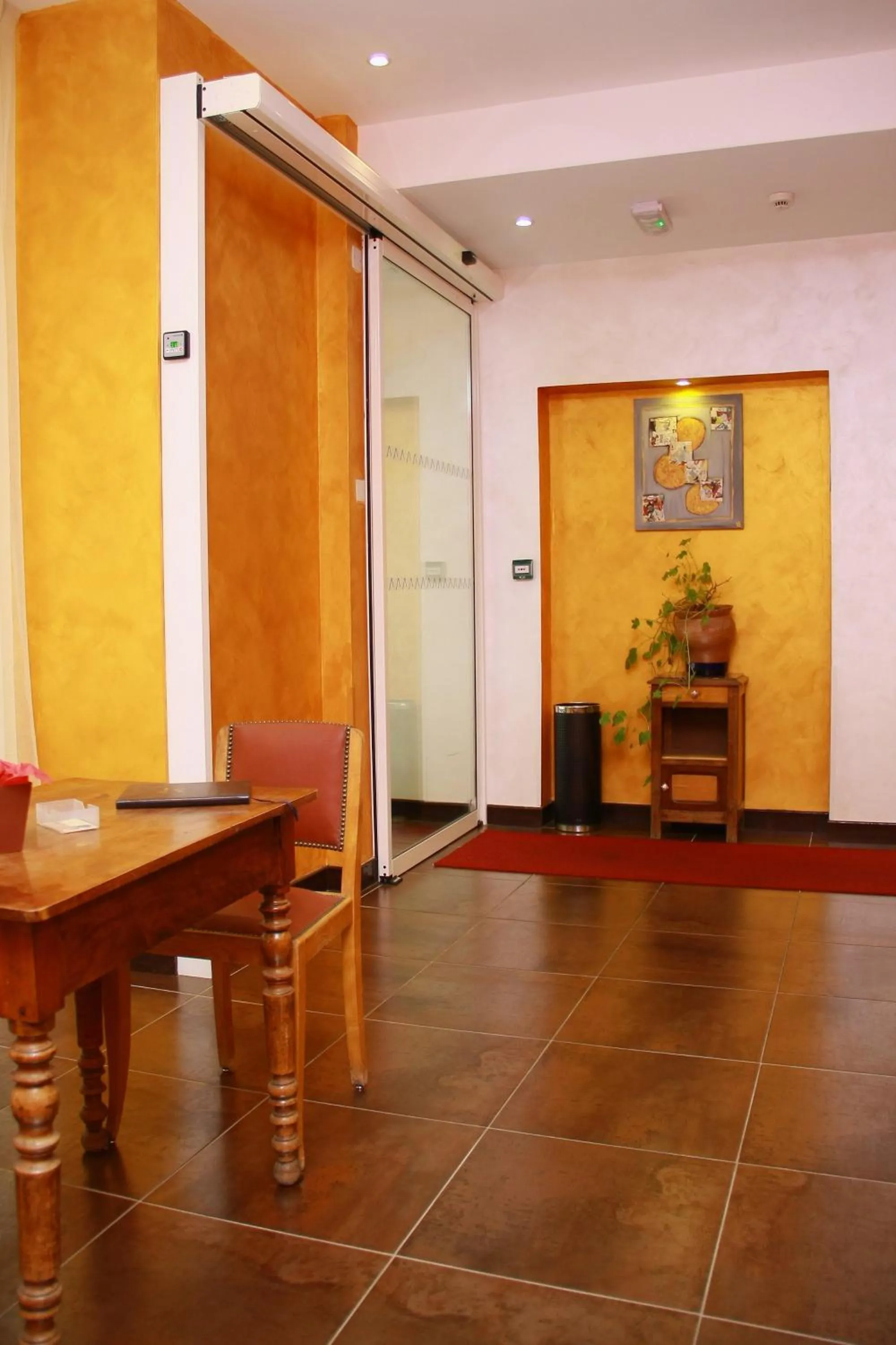 Other in Hôtel Le Commerce