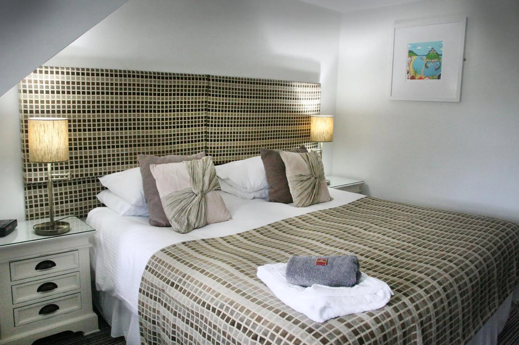 Bed in TOWNHOUSE ROOMS