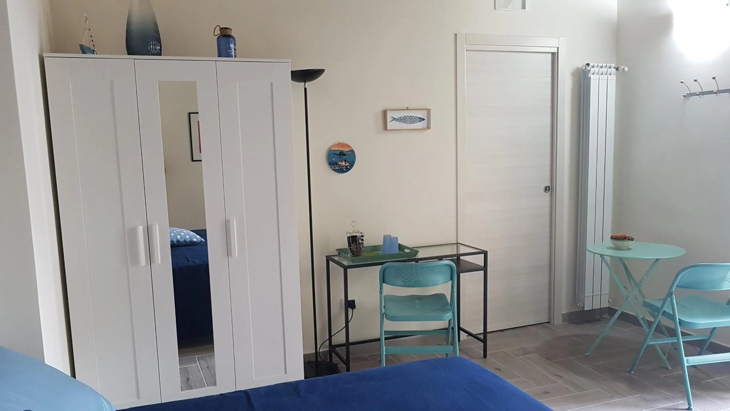 Photo of the whole room, Bed in Metro duomo b&b