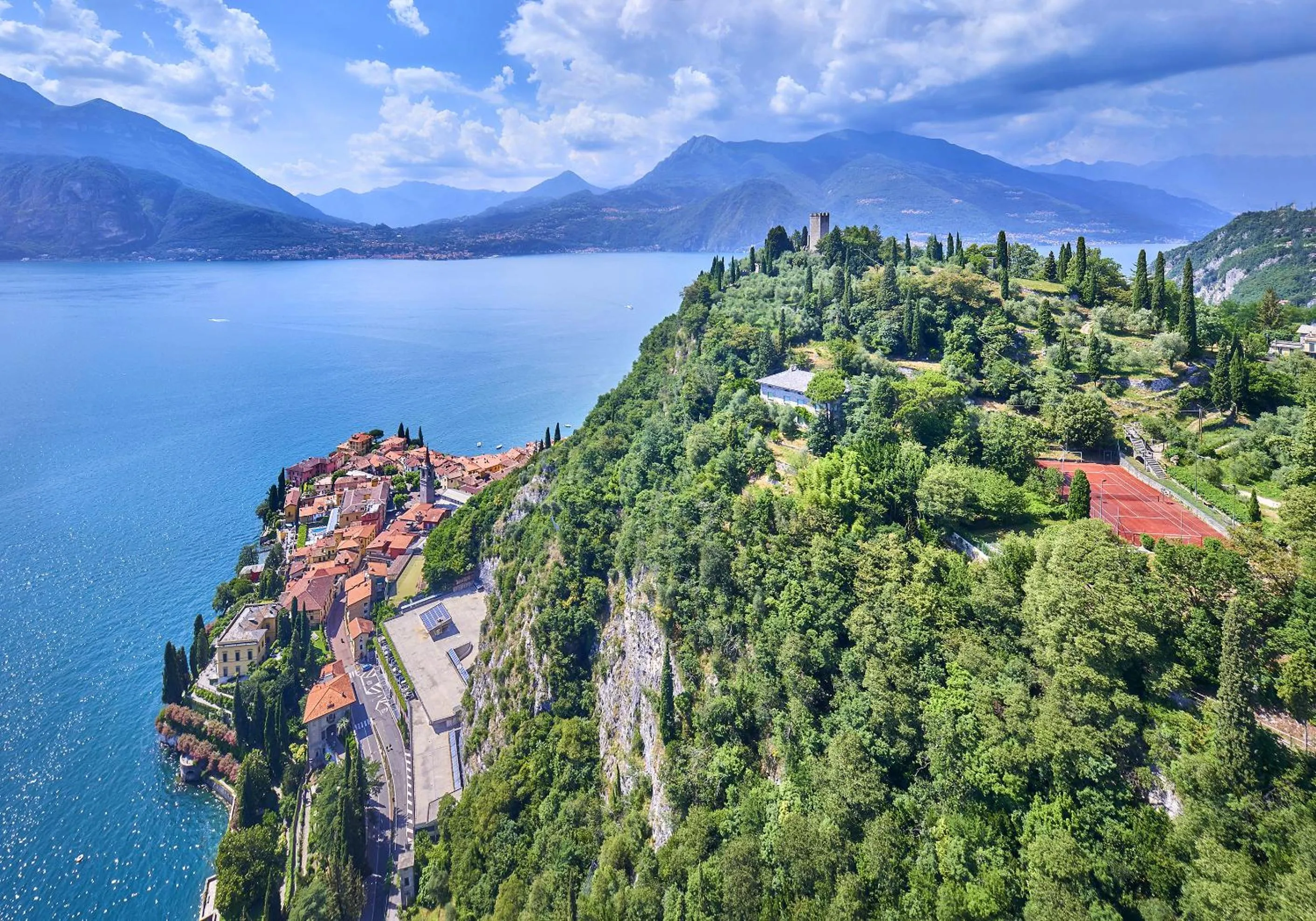 Property building in Castello di Vezio in the Village