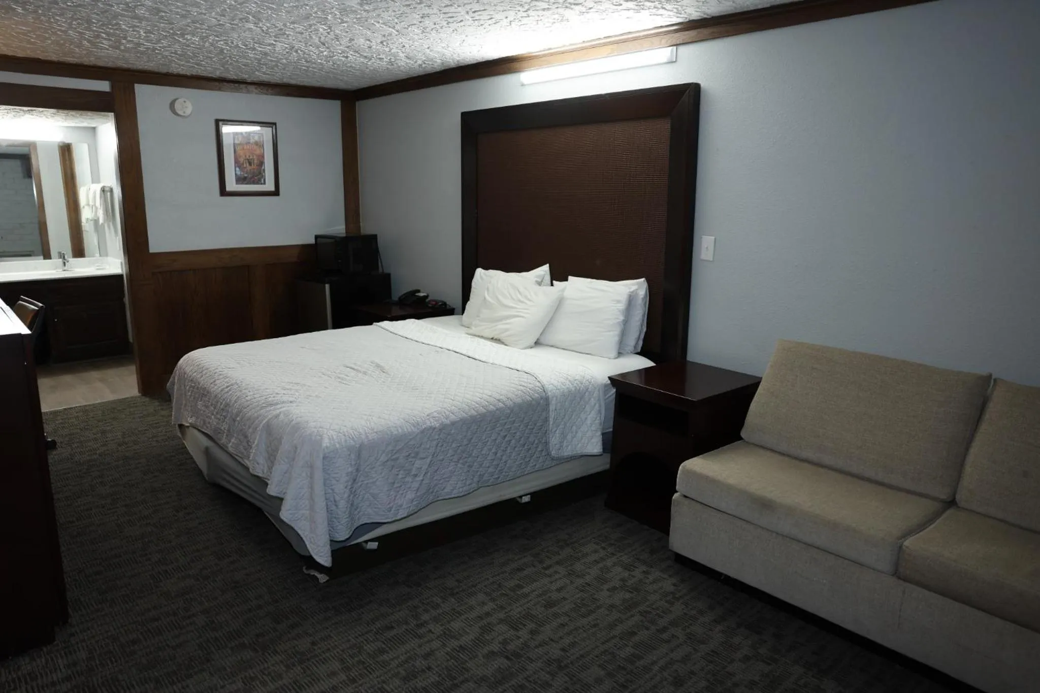 Bed in Rittiman Inn and Suites