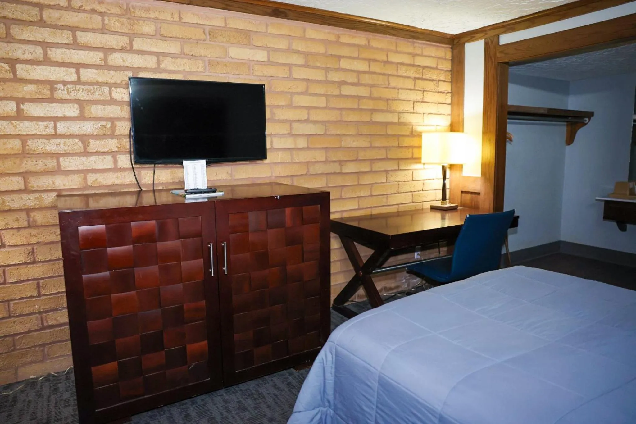 Bed in Rittiman Inn and Suites