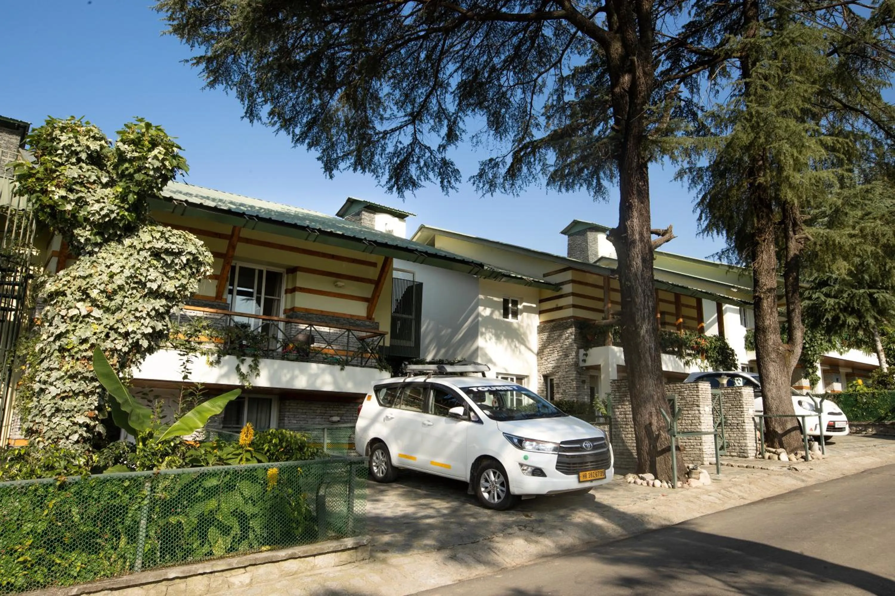 Parking in Lamrin Norwood Green Palampur, Himachal Pradesh