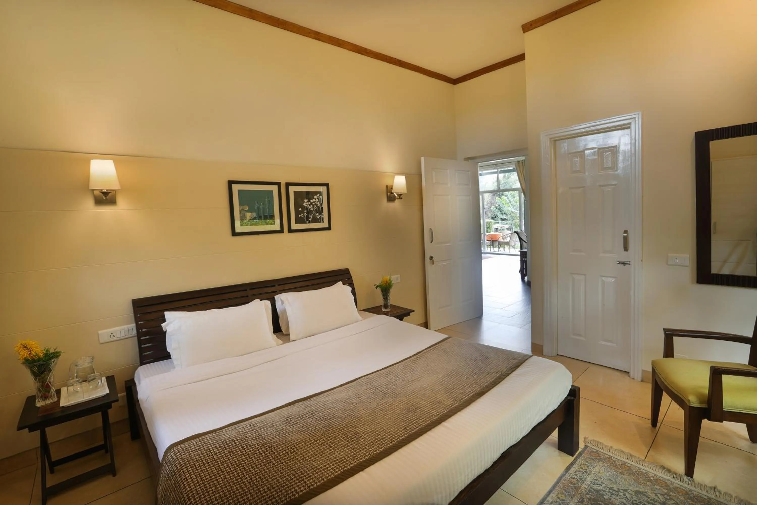 Bedroom, Bed in Lamrin Norwood Green Palampur, Himachal Pradesh