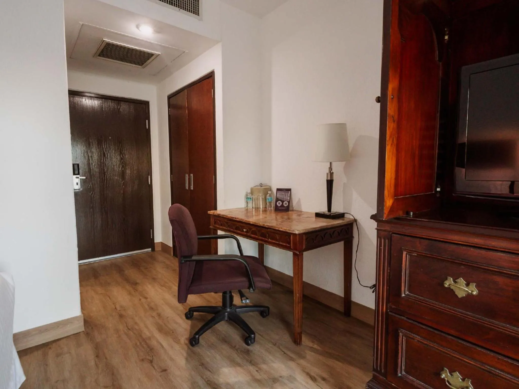 TV and multimedia in HS HOTSSON Smart Value Tampico