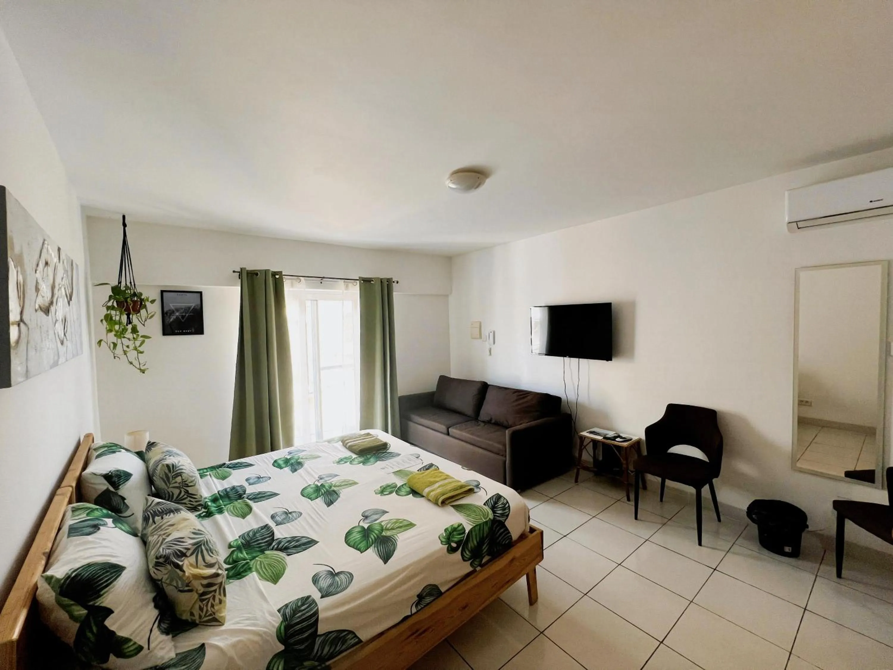 Bedroom, Bed in All Nations Holiday Home