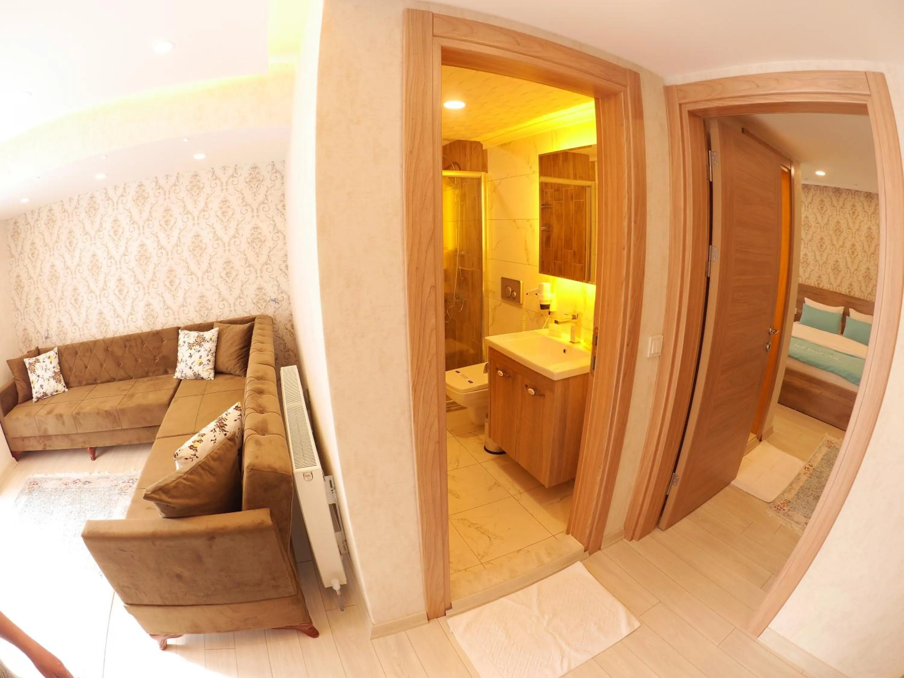 Shower in Elif Inan Hotel