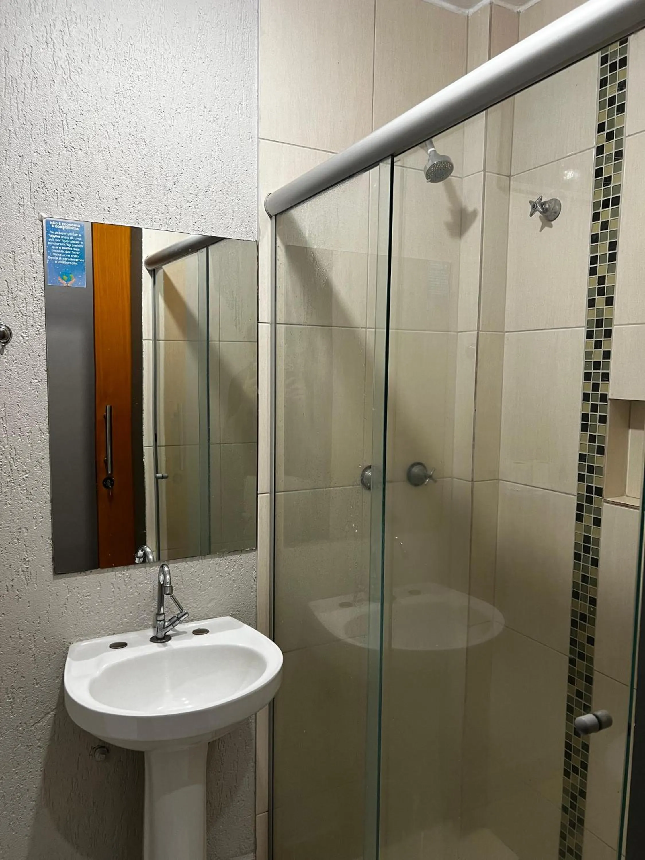 Shower in Hotel Astória Maringá