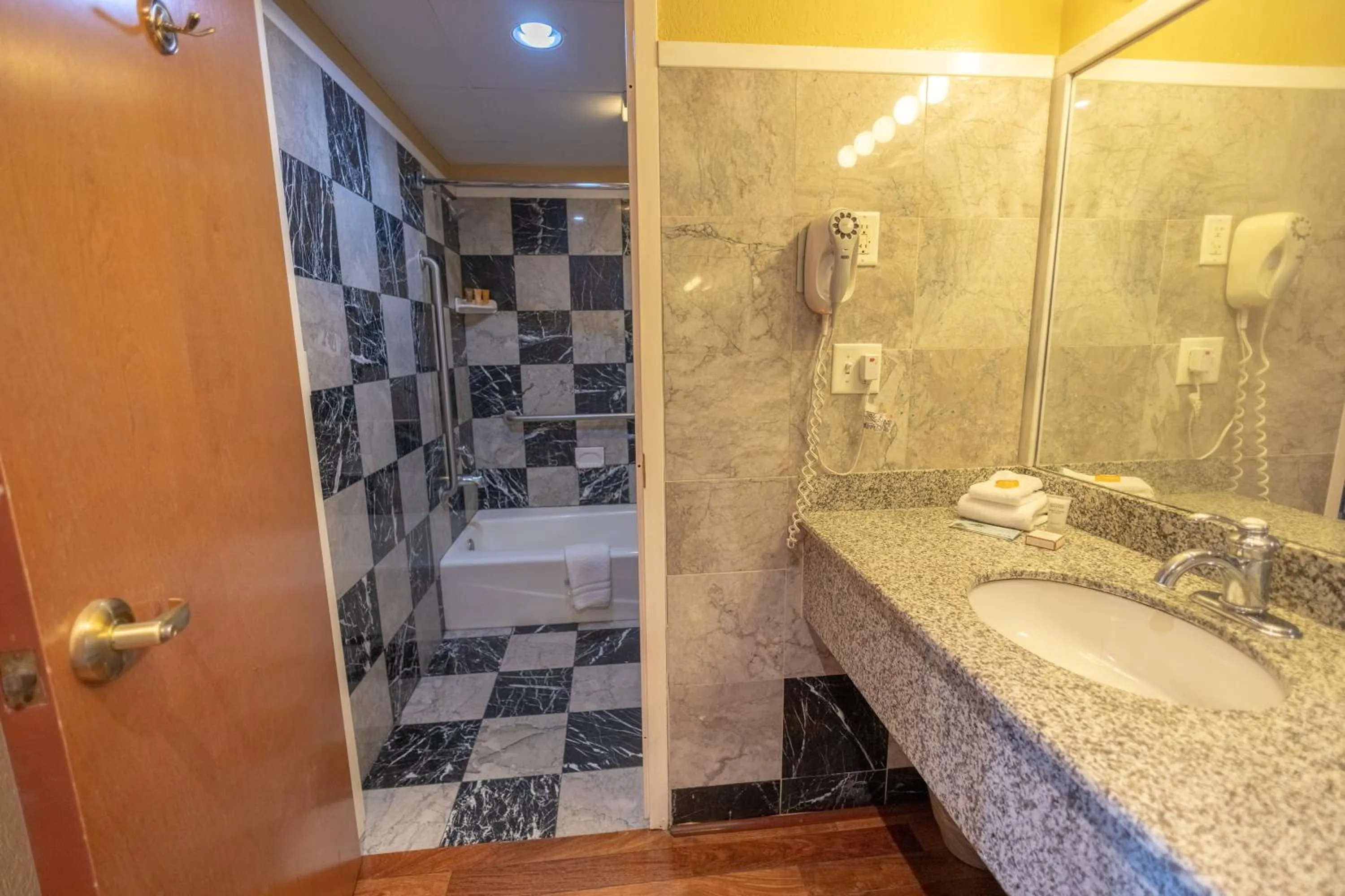 Bathroom in Ocean Inn & Suites