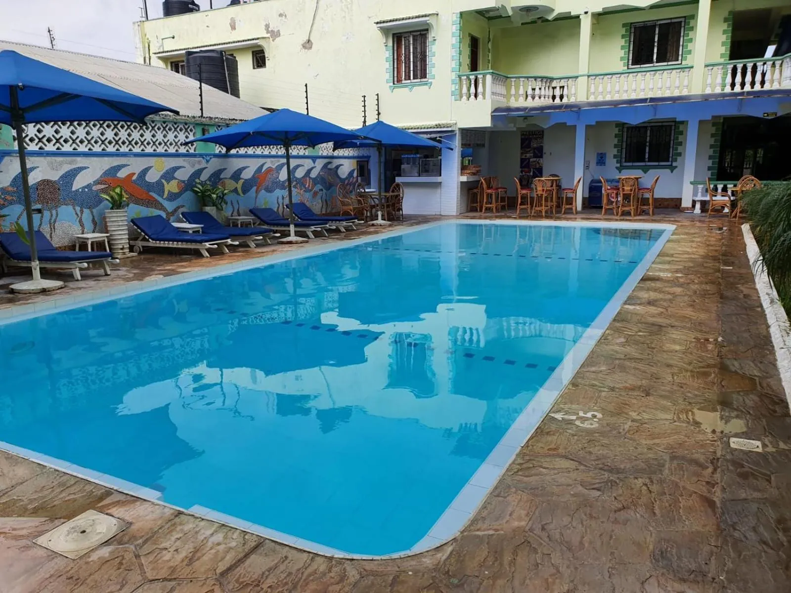 Swimming pool in Prestige Leisure Hotel