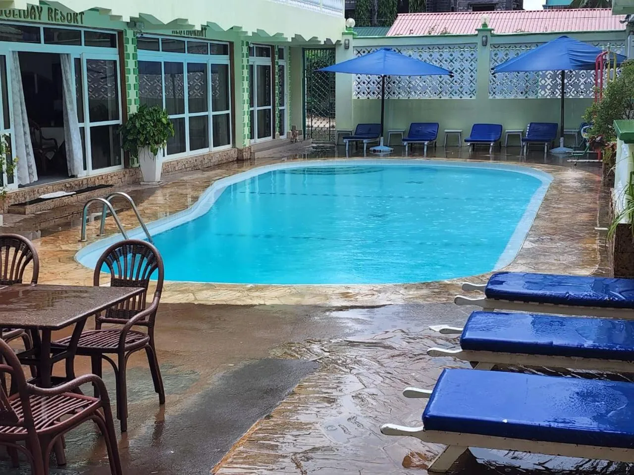 Swimming pool in Prestige Leisure Hotel