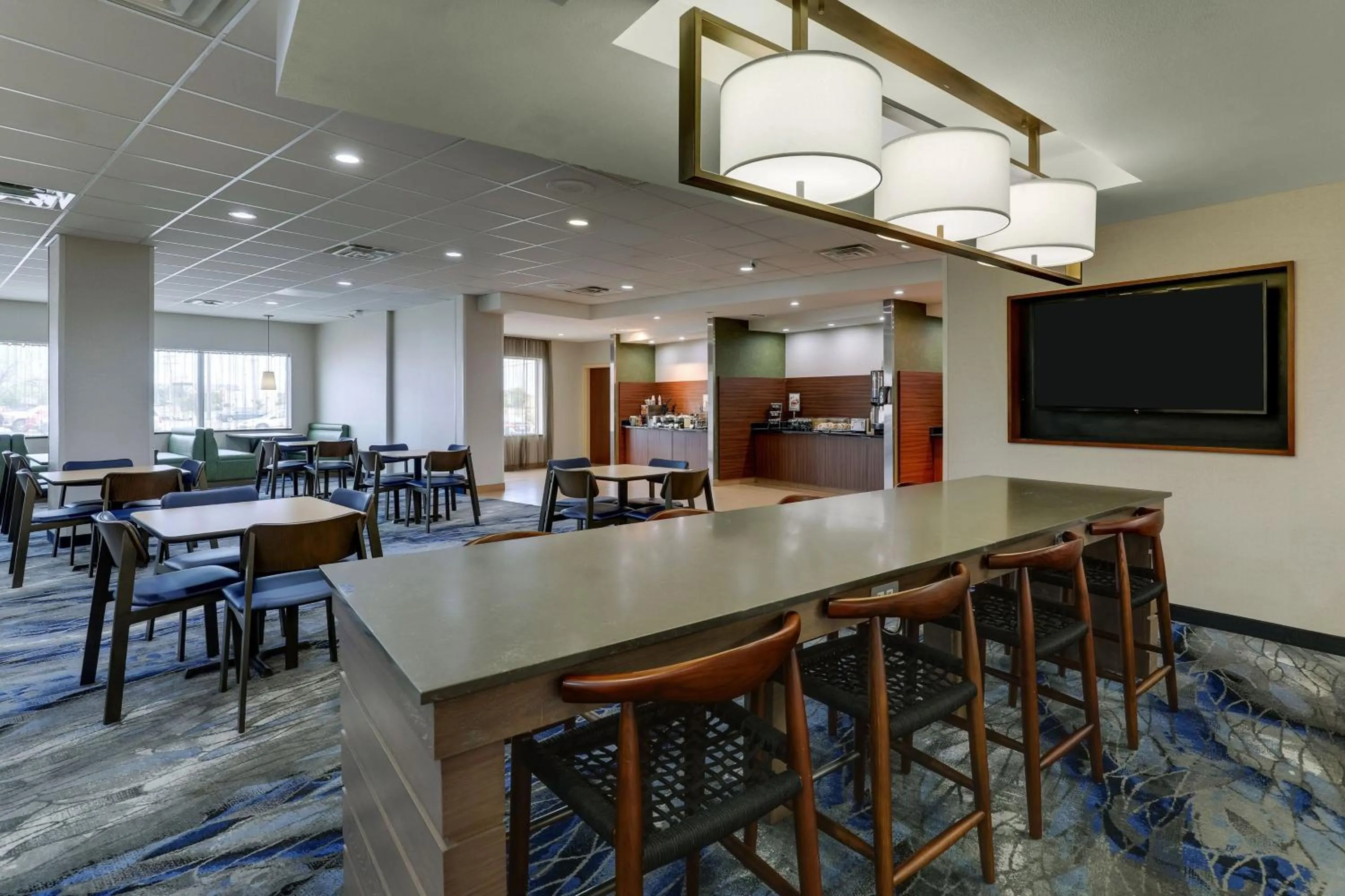 Restaurant/places to eat in Fairfield Inn and Suites Hutchinson