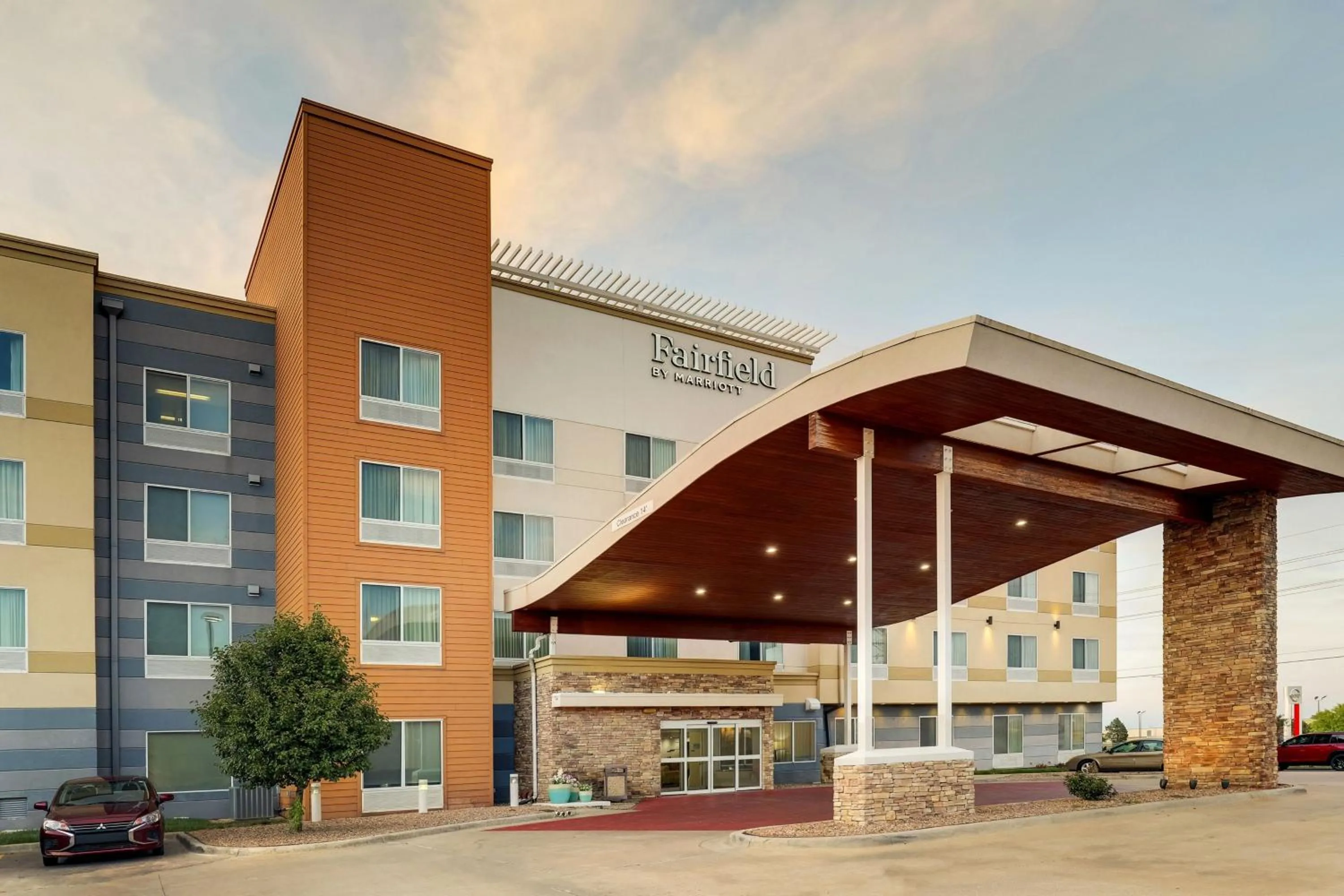 Property building in Fairfield Inn and Suites Hutchinson