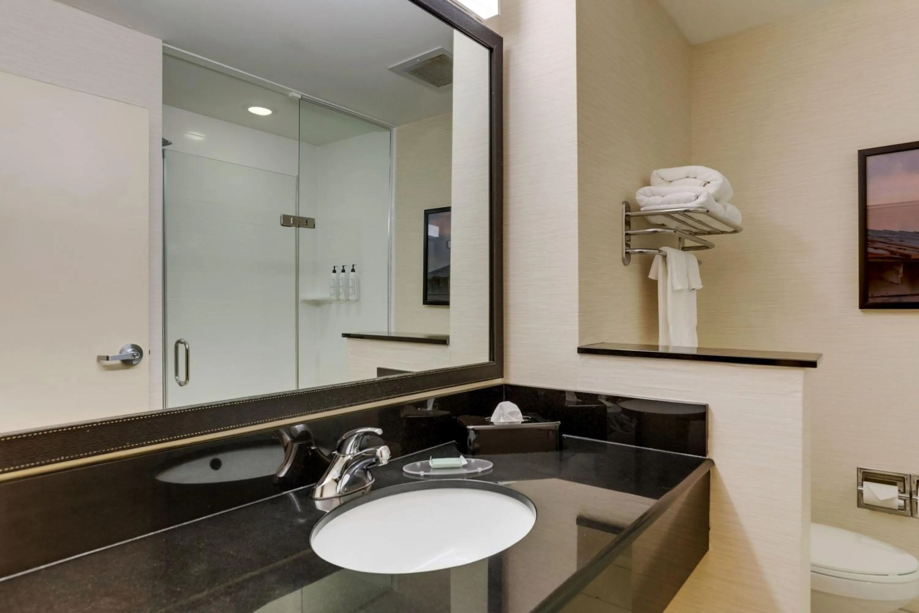 Bathroom in Fairfield Inn and Suites Hutchinson