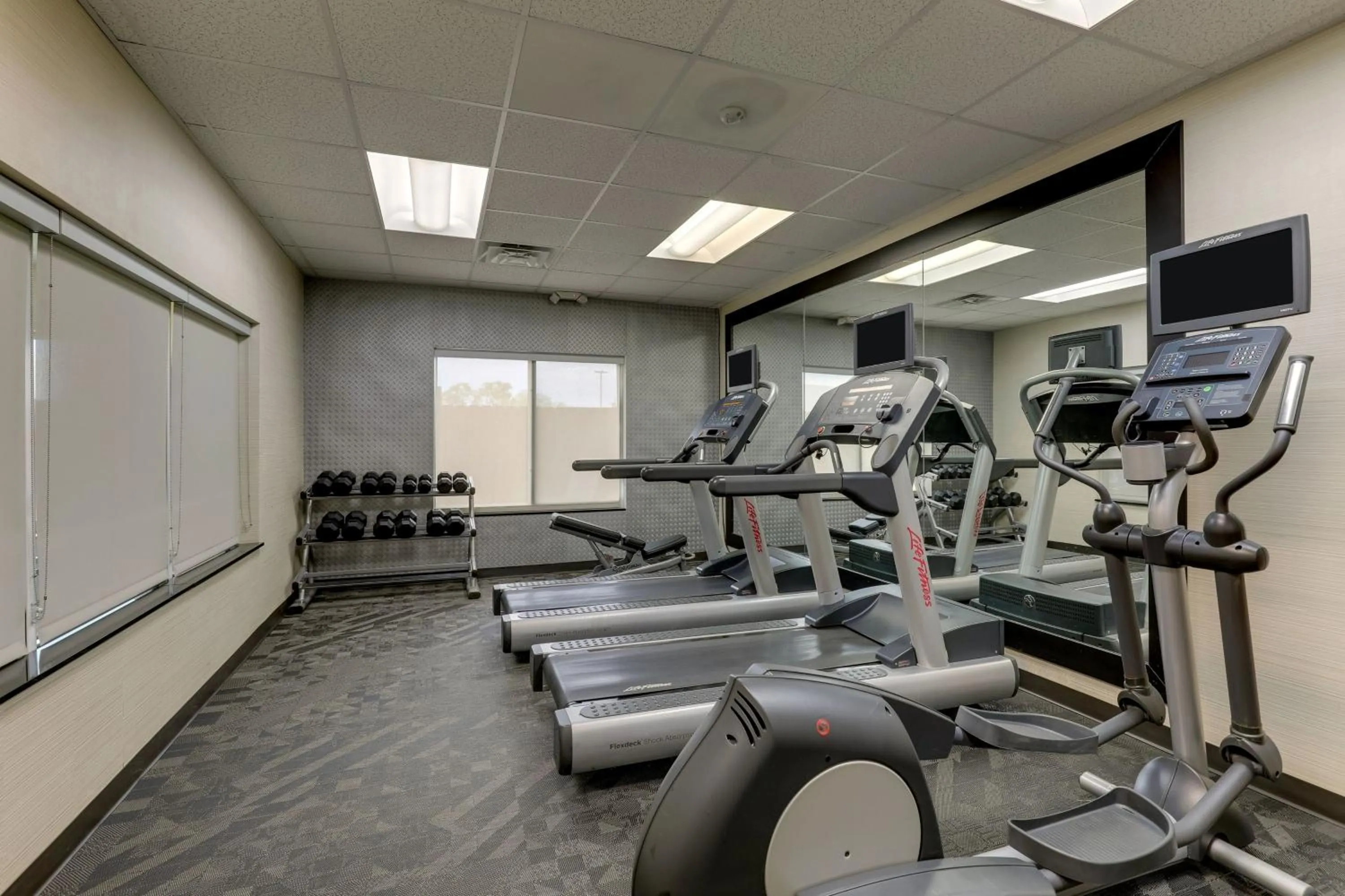 Fitness centre/facilities in Fairfield Inn and Suites Hutchinson