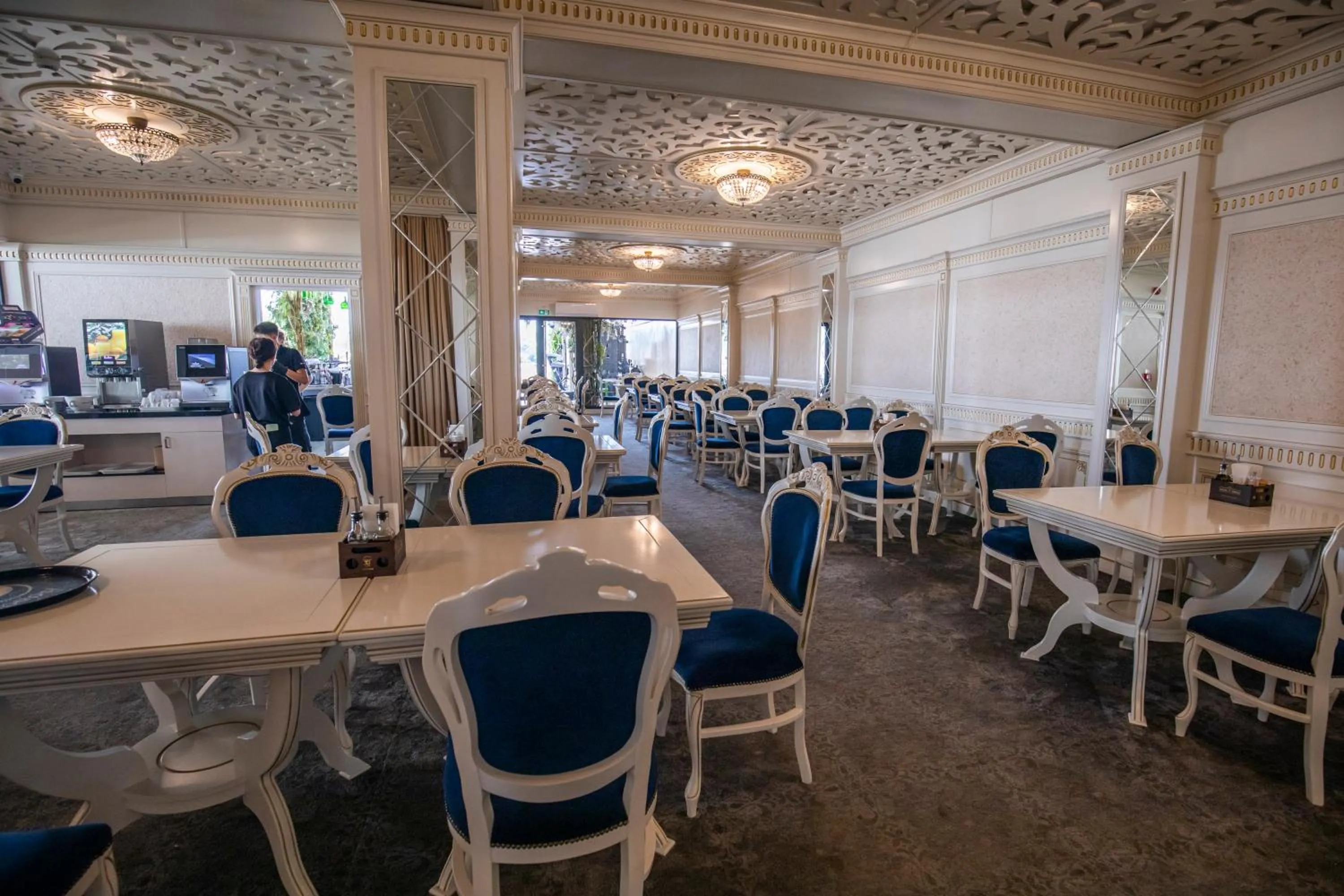 Restaurant/places to eat in Hotel Terra