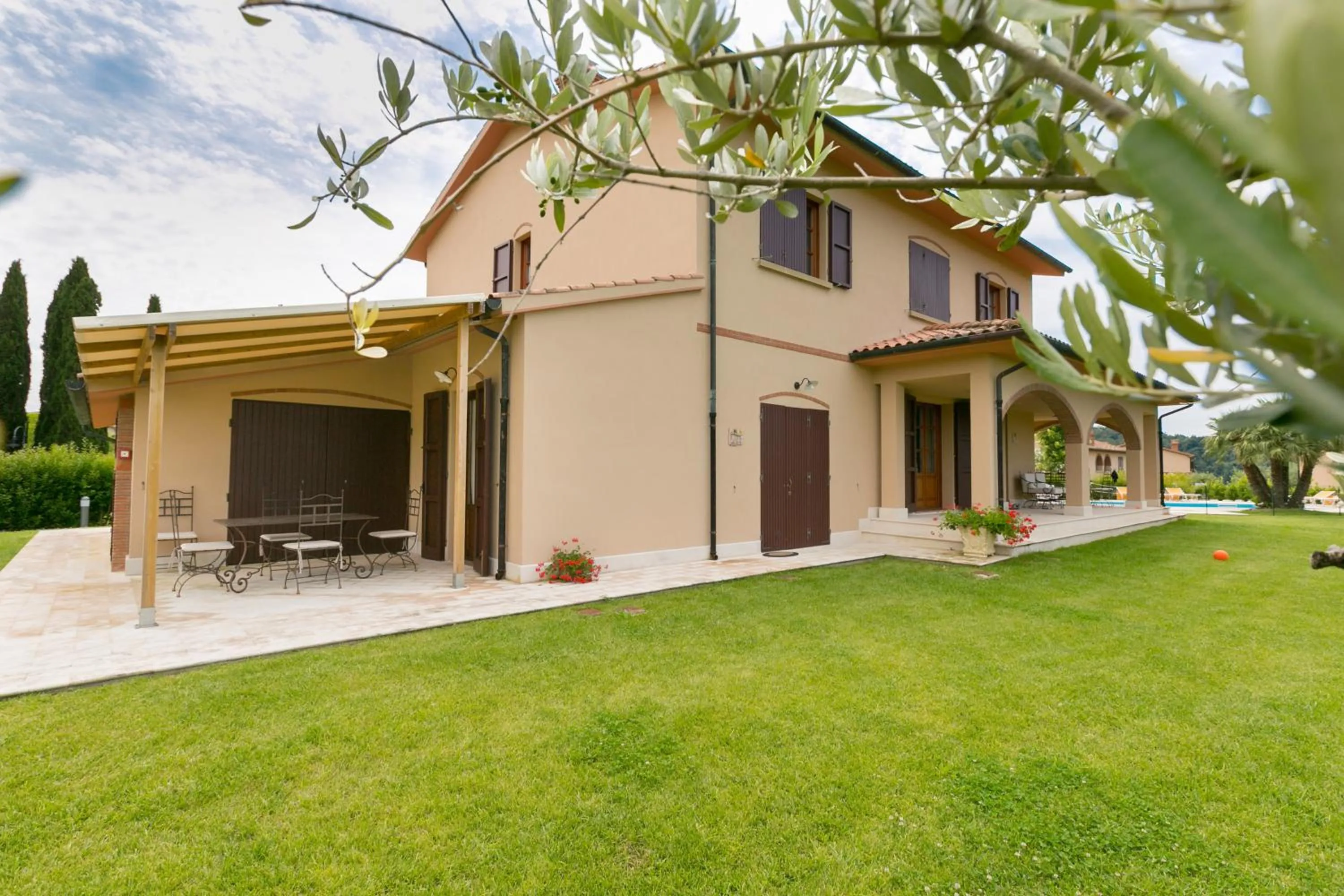 Property building in VILLA LIGUSTRO