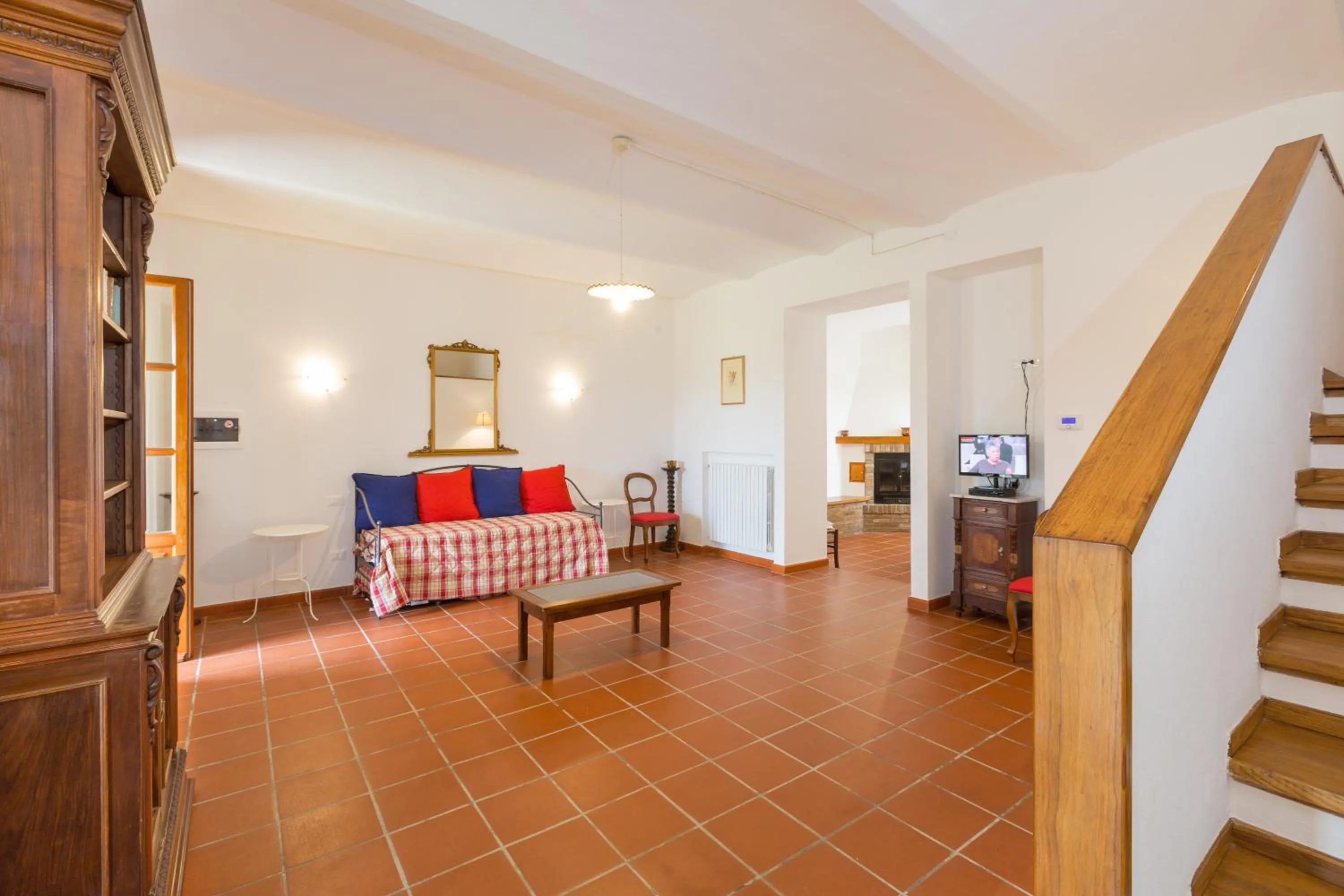 Communal lounge/ TV room in VILLA LIGUSTRO