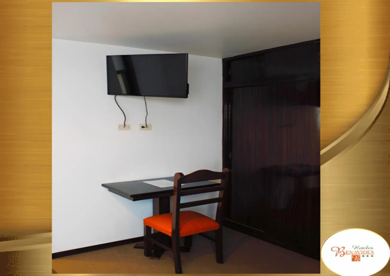 Communal lounge/ TV room in Hotel Benavides