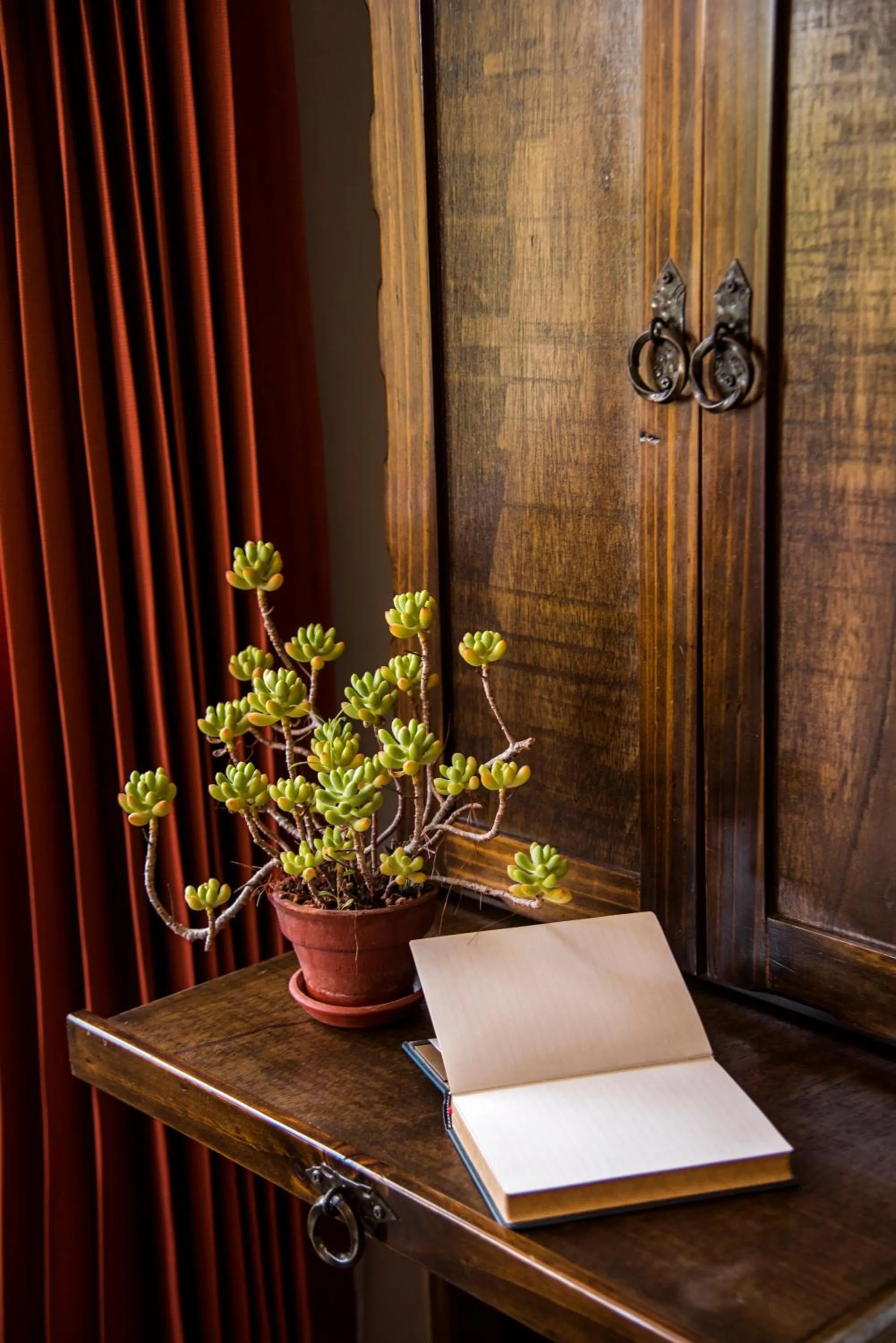 furniture in Hotel Benavides