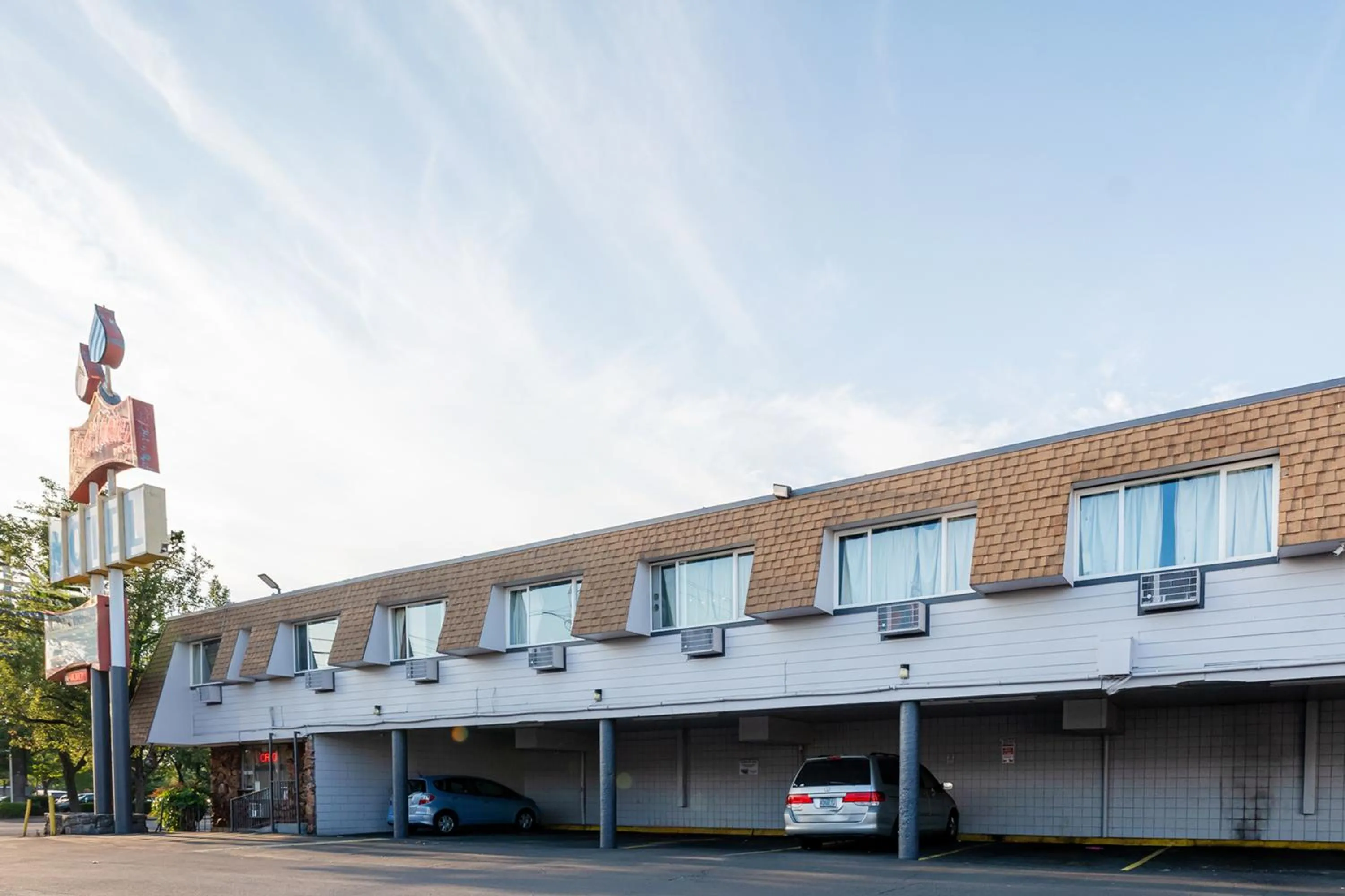 Facade/entrance in Best Value Inn by OYO Portland OR South East