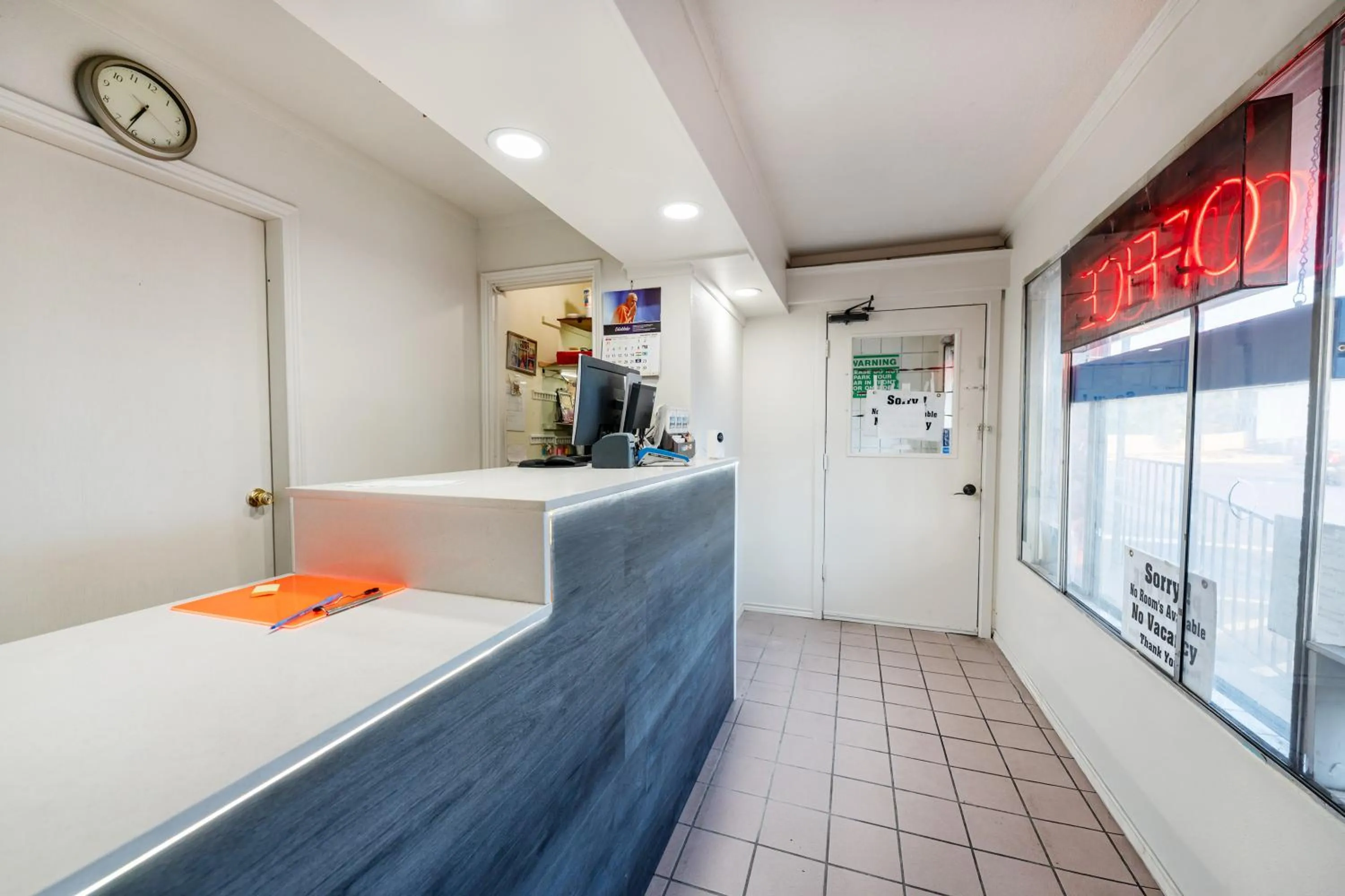 Lobby or reception, Bed in Best Value Inn by OYO Portland OR South East