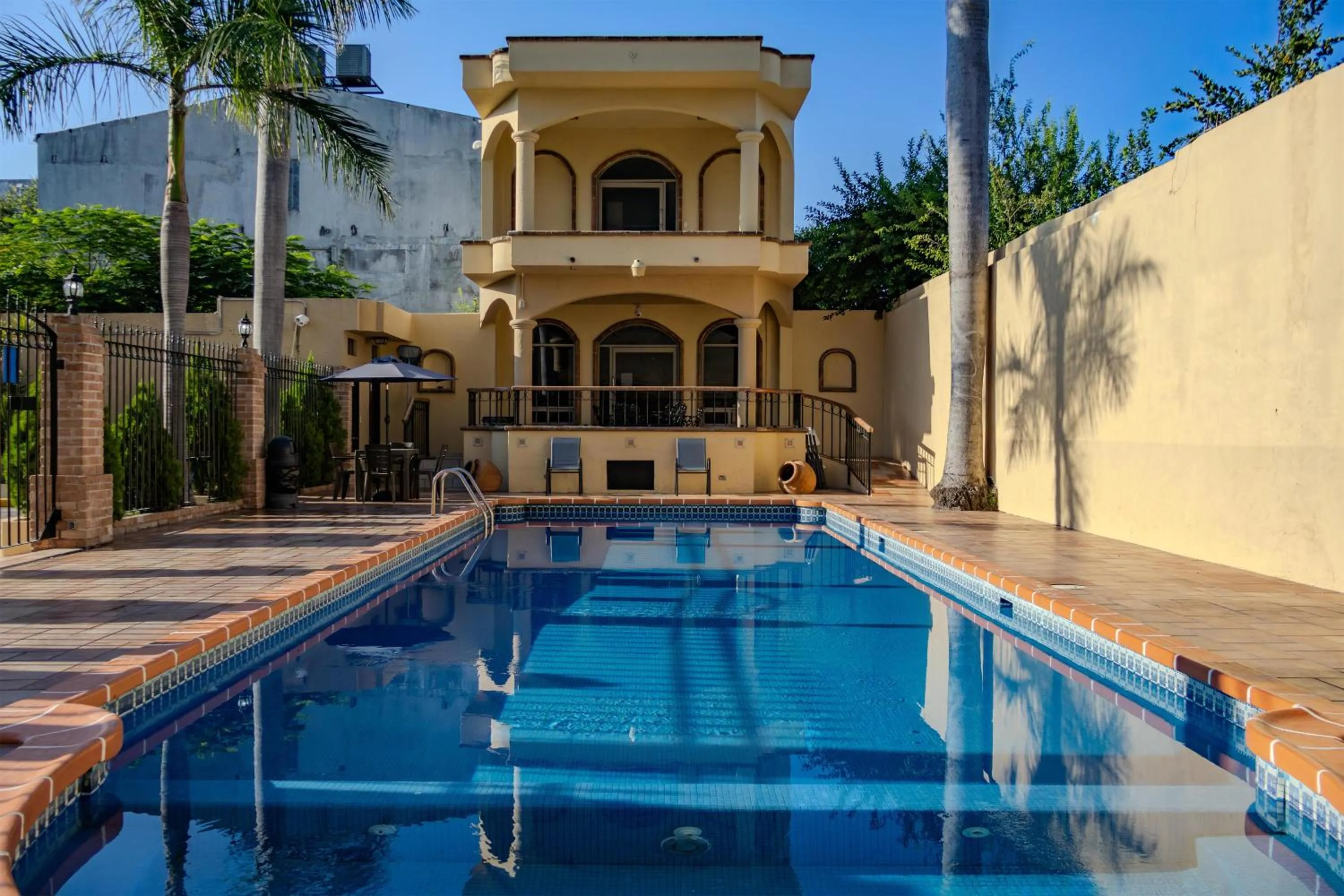 Pool view in Best Western Hotel Plaza Matamoros