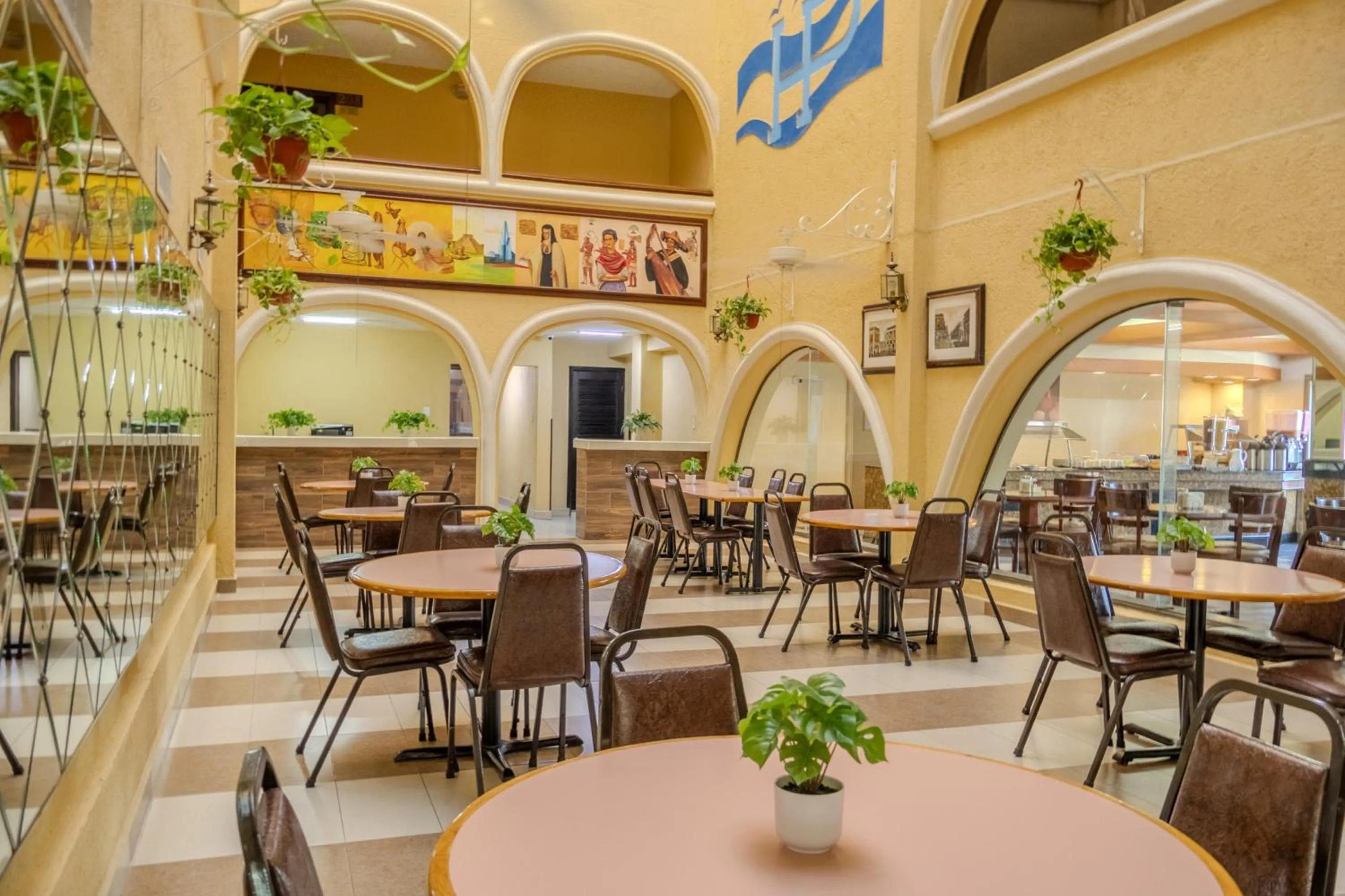 Restaurant/places to eat in Best Western Hotel Plaza Matamoros