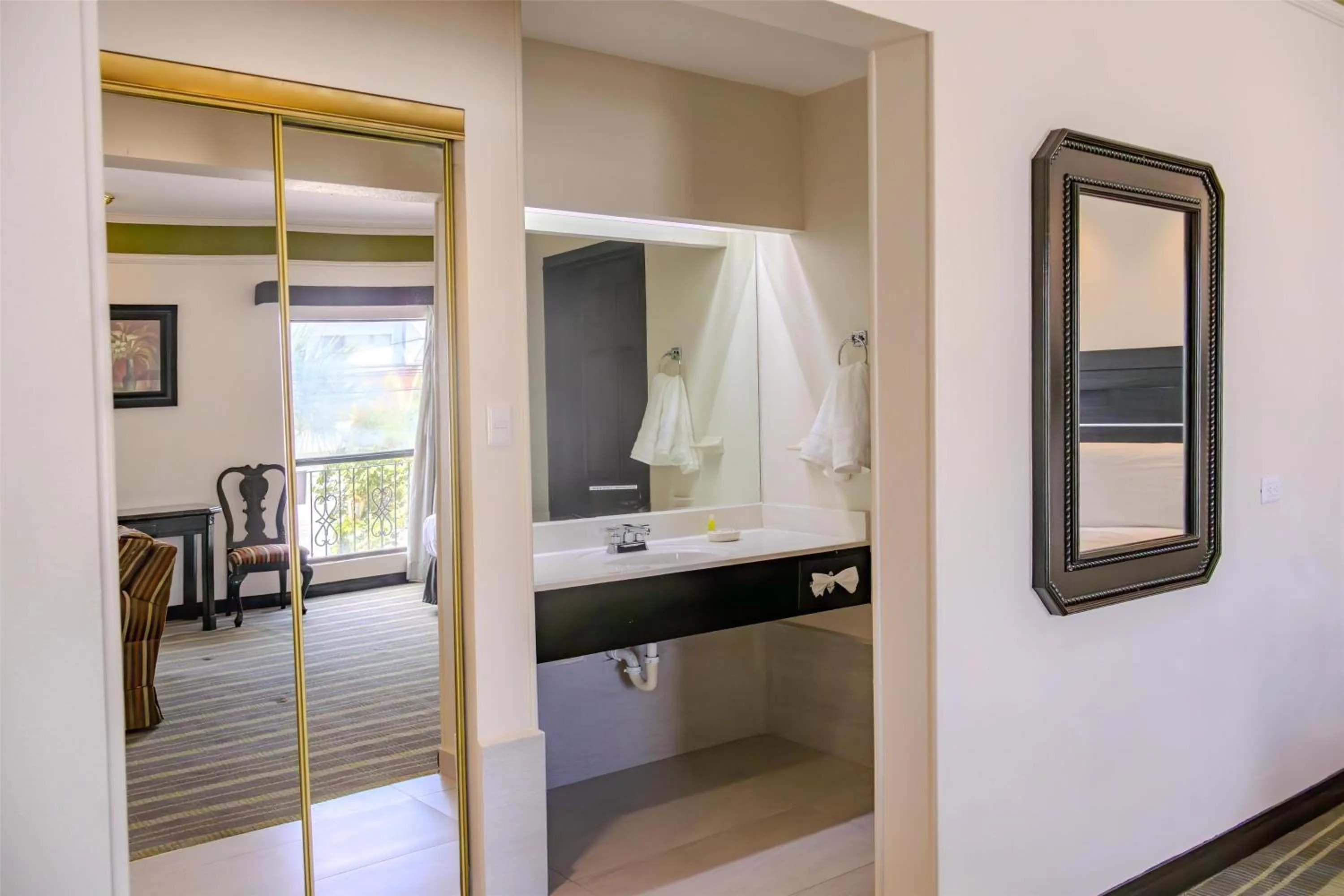 Photo of the whole room in Best Western Hotel Plaza Matamoros