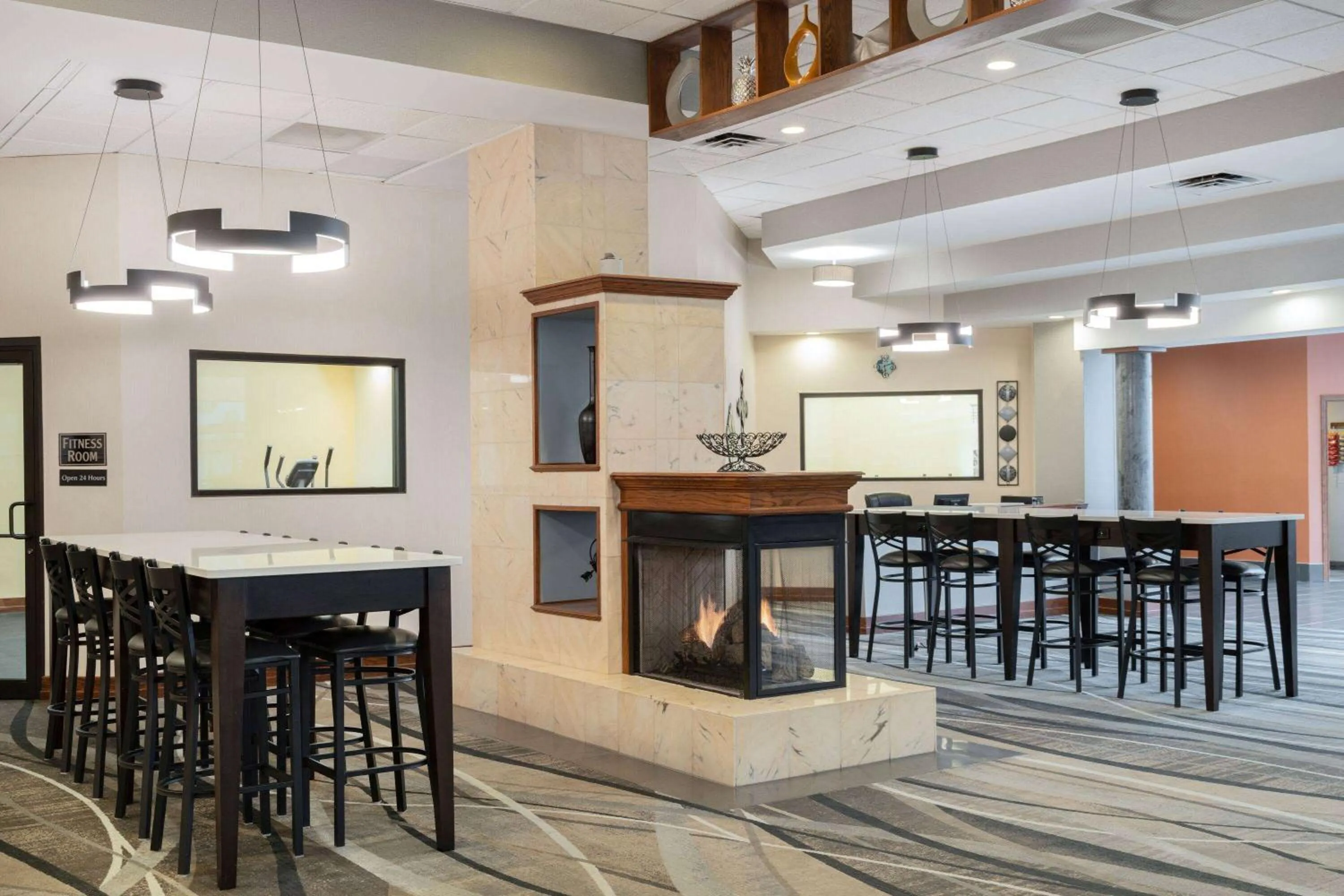 Lobby or reception in Howard Johnson by Wyndham Lima