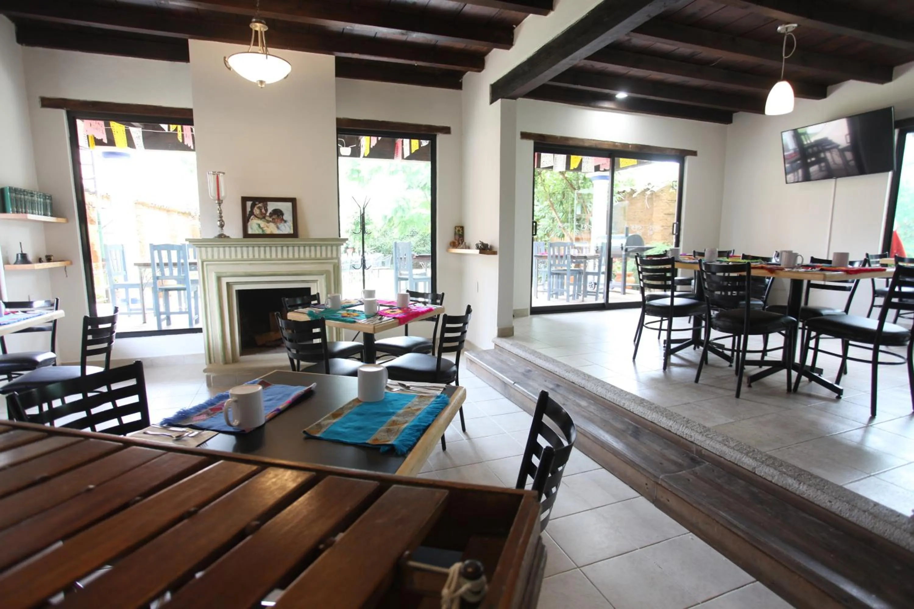 Restaurant/places to eat in Hotel Ocho Barrios