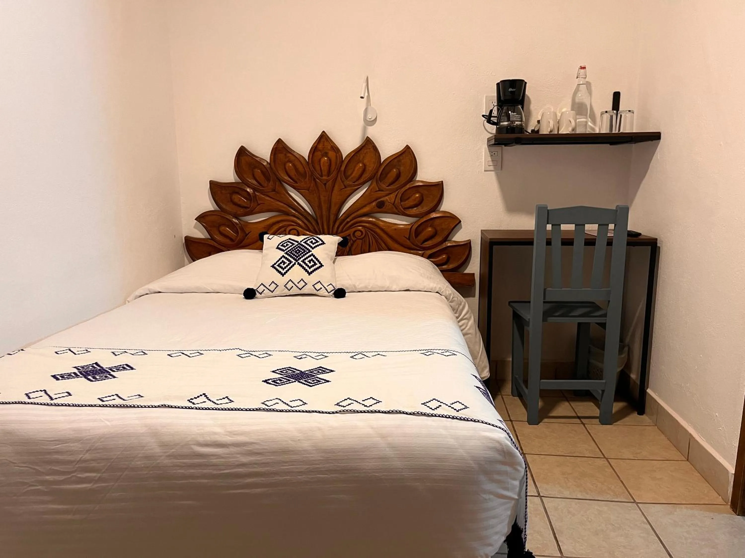 Bedroom, Bed in Hotel Ocho Barrios