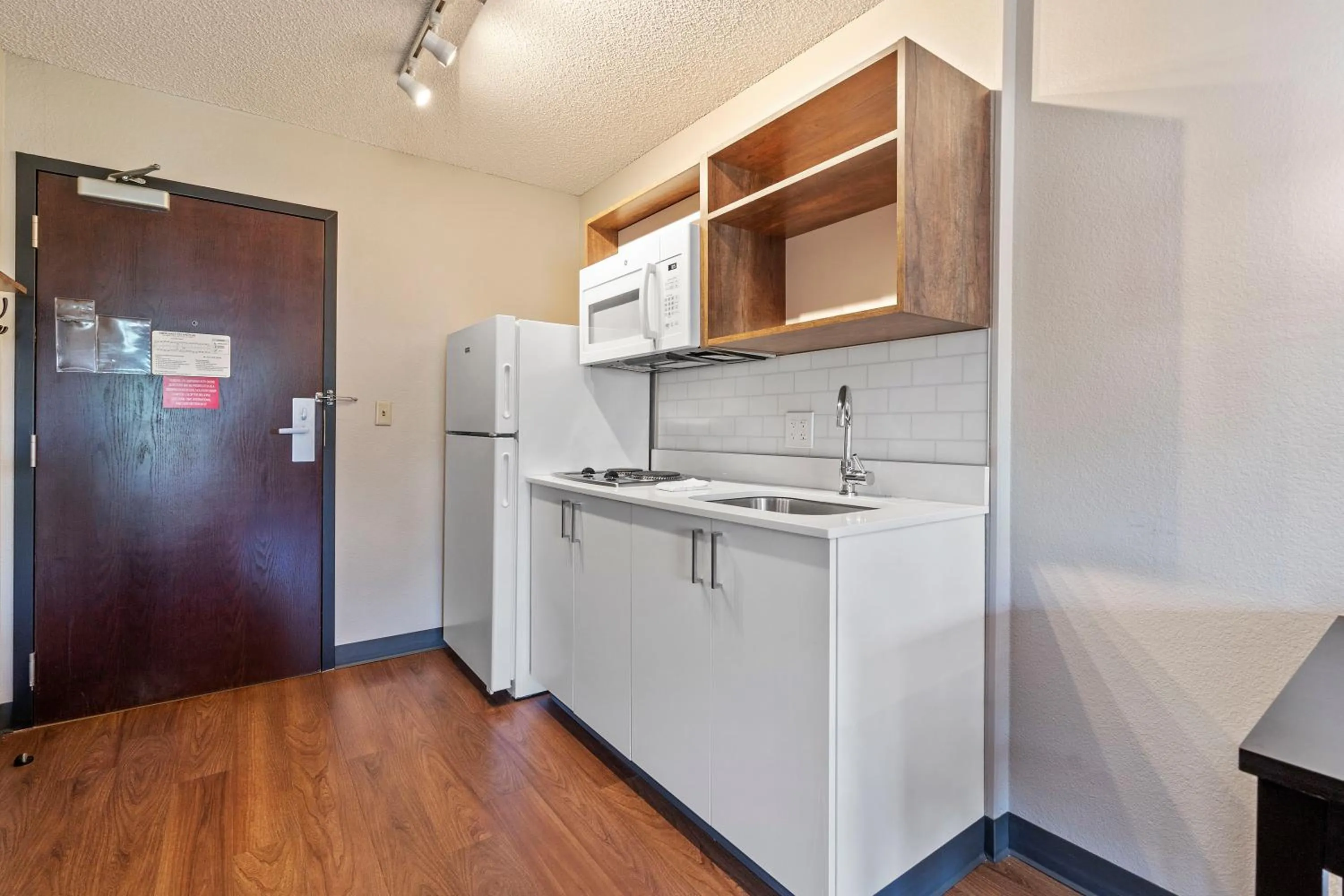 Kitchen or kitchenette in Extended Stay America Premier Suites - Seattle - Bellevue - Downtown