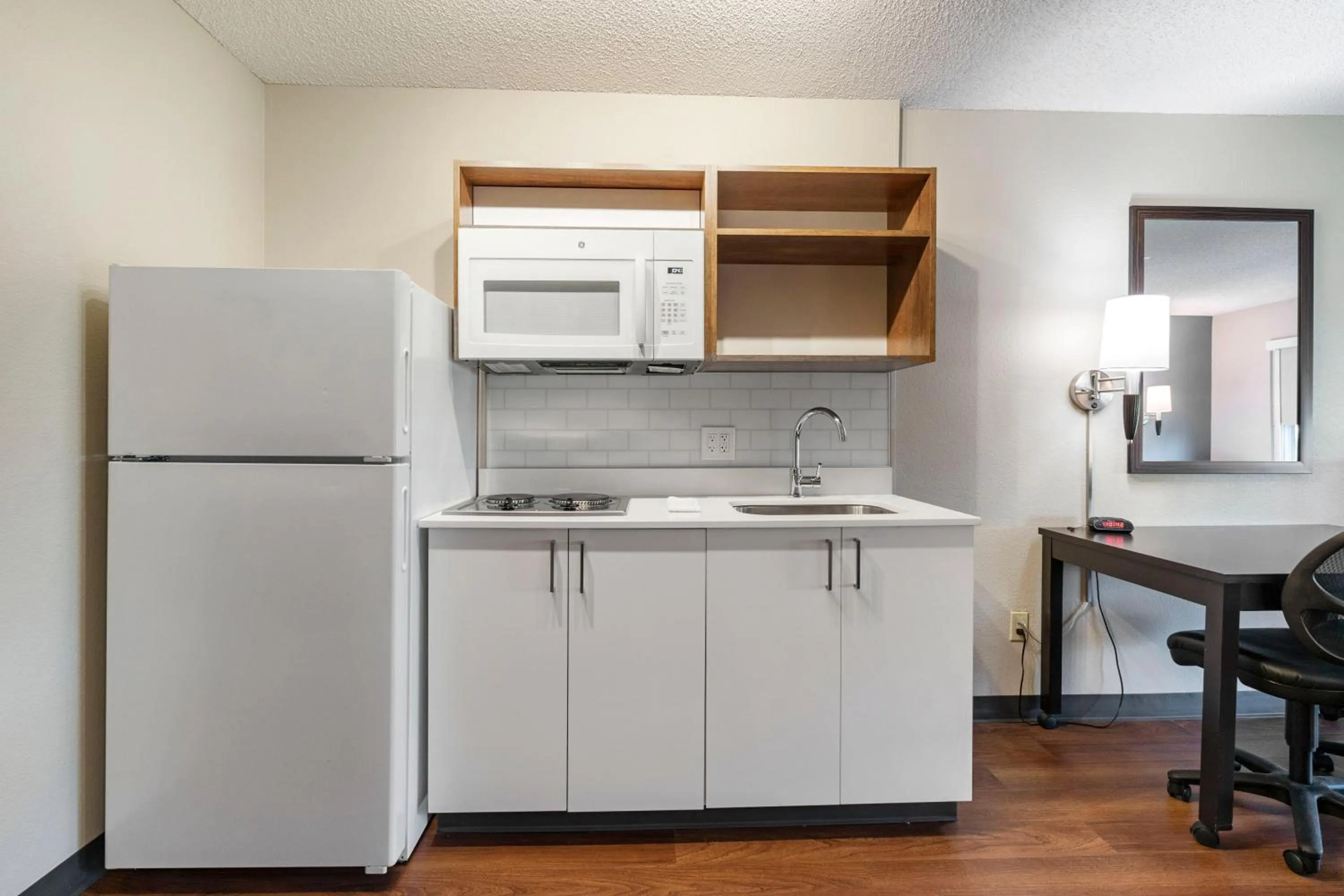 Kitchen or kitchenette in Extended Stay America Premier Suites - Seattle - Bellevue - Downtown