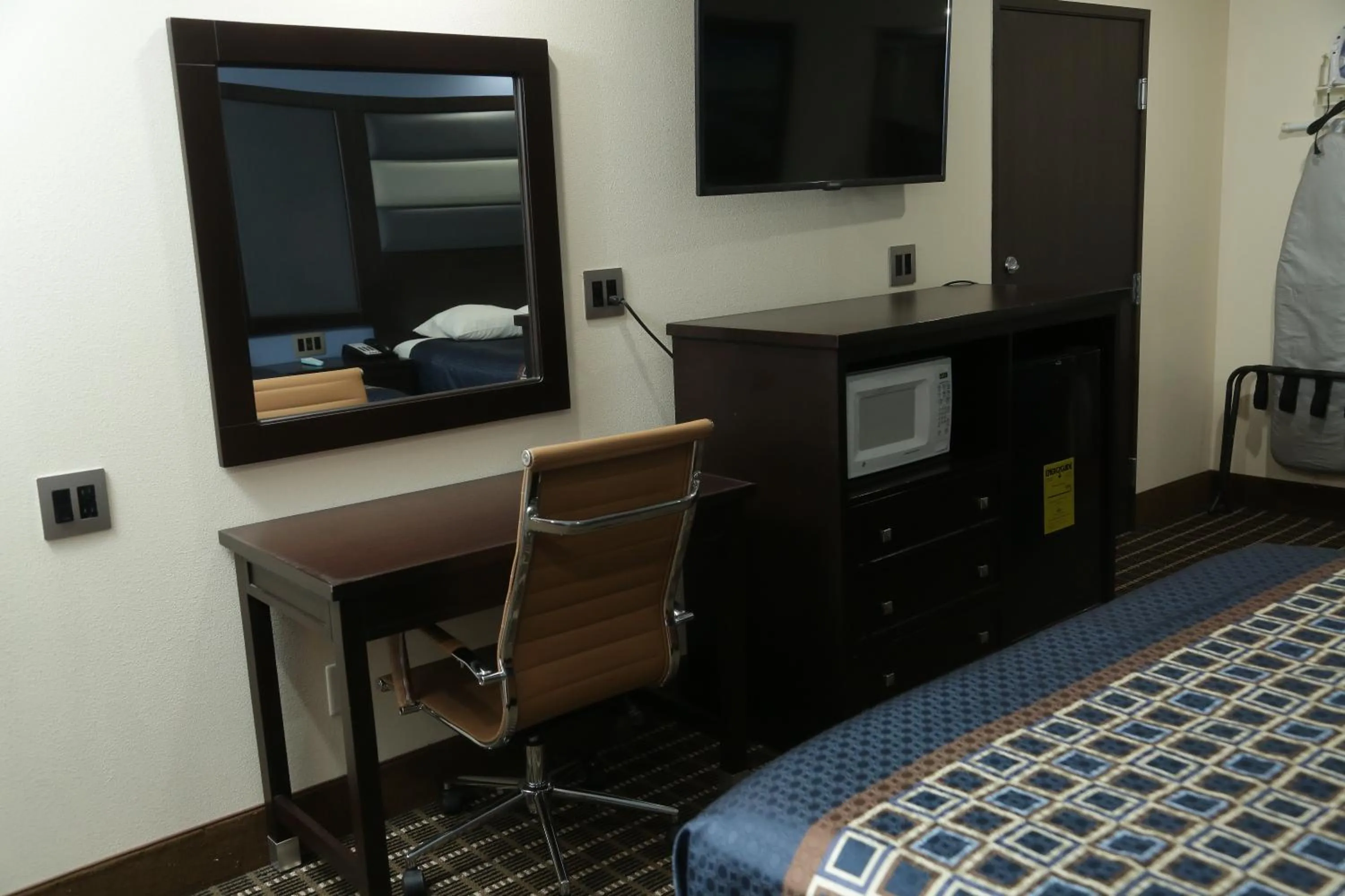 Bed in Theroff's Motel