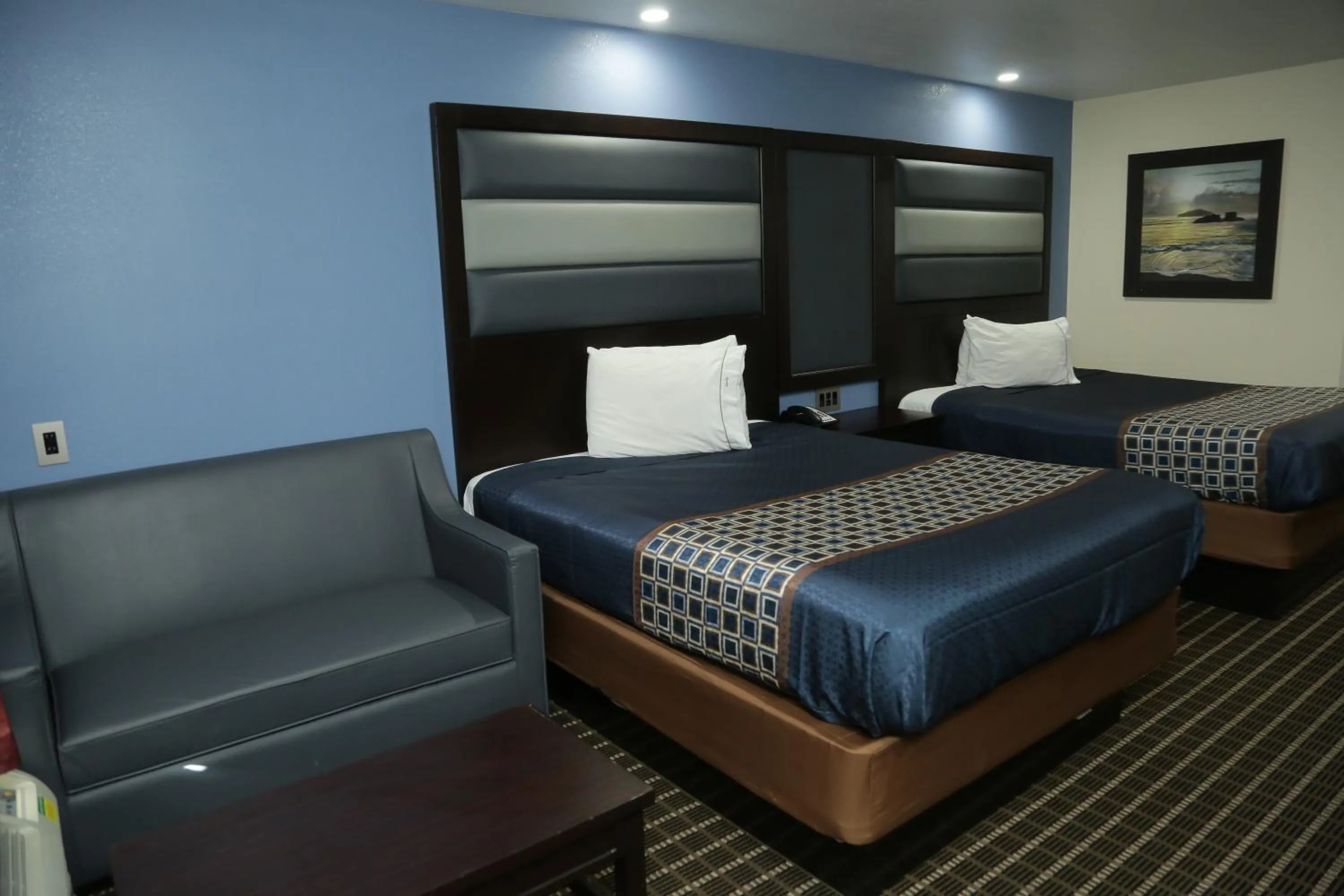 Bed in Theroff's Motel