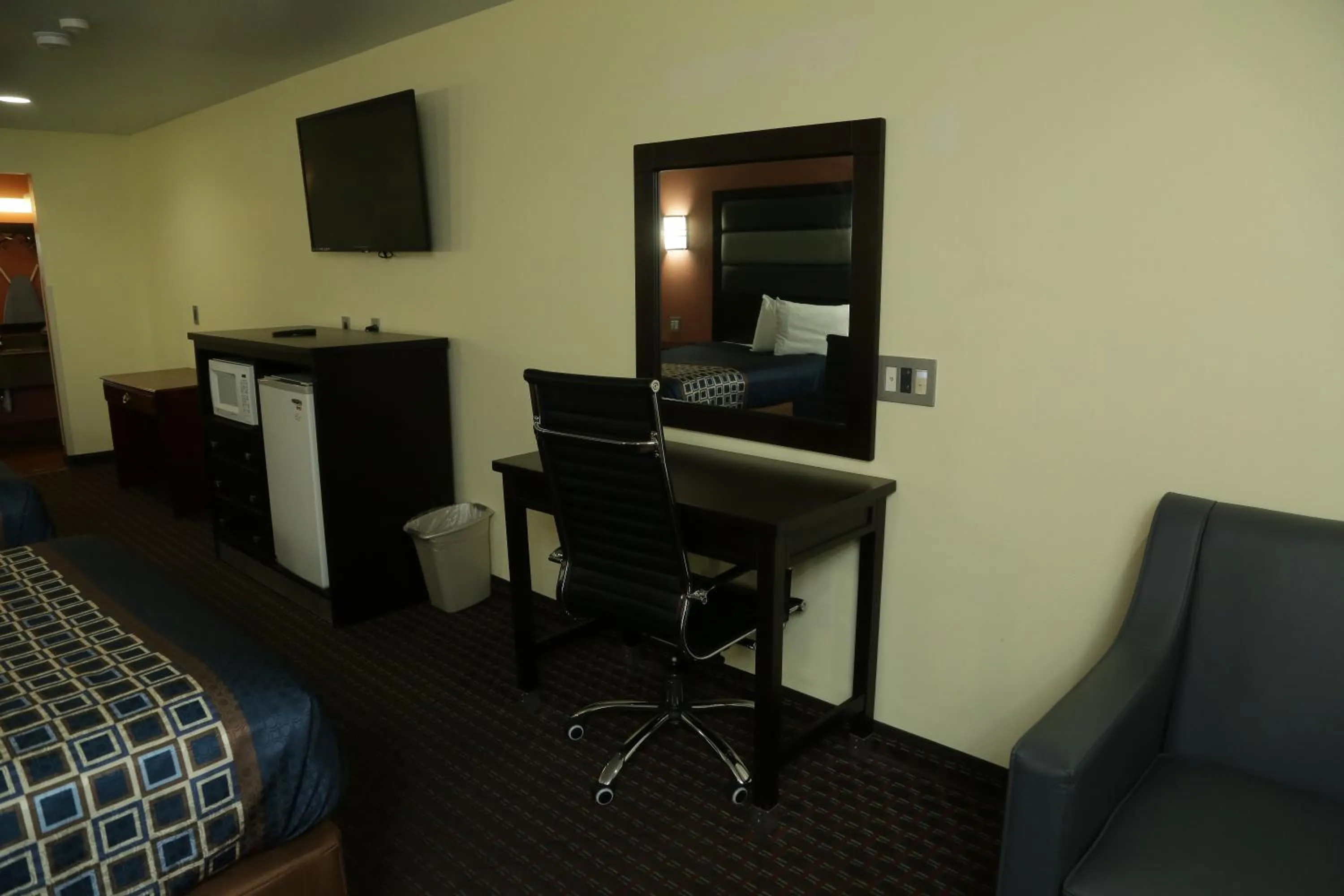 Bed in Theroff's Motel