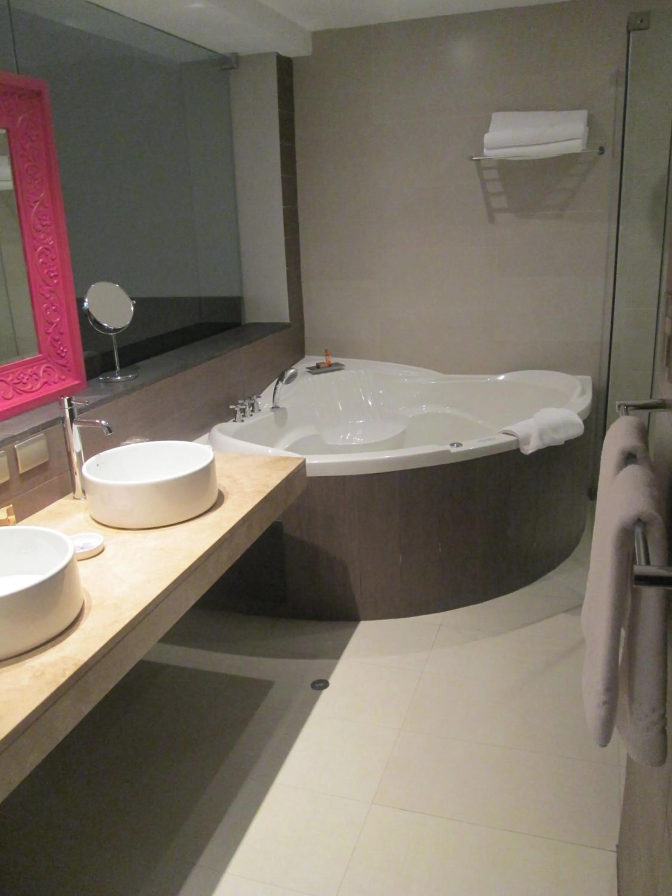 Shower in Arawi Miraflores Prime