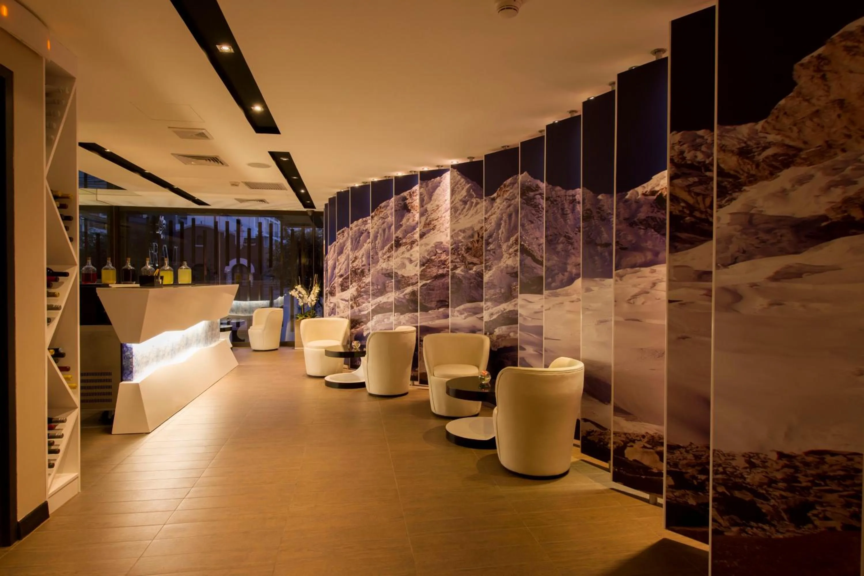 Lounge or bar in Arawi Miraflores Prime