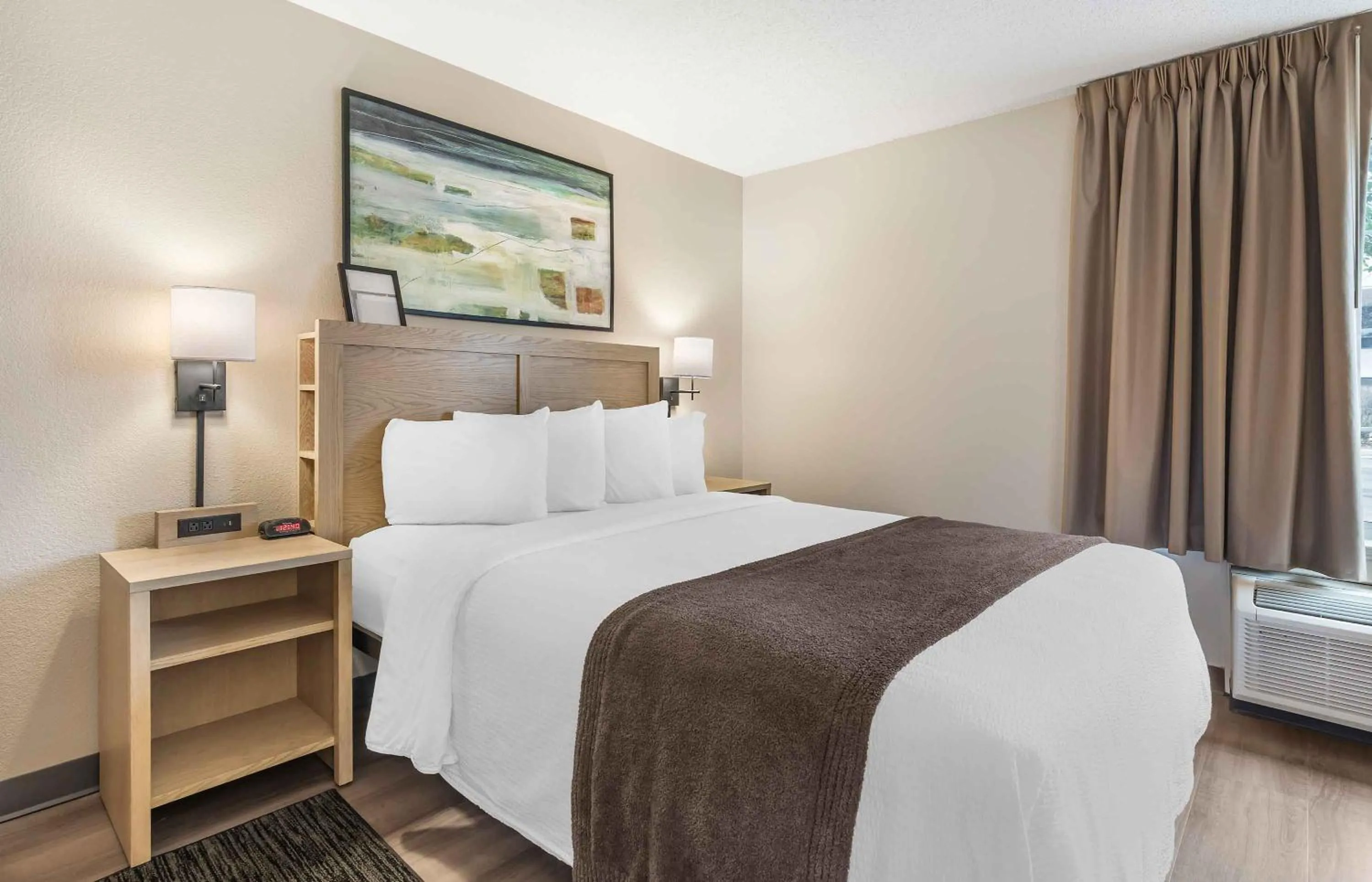 Bed in Extended Stay America Suites - Washington, DC - Alexandria - Eisenhower Ave