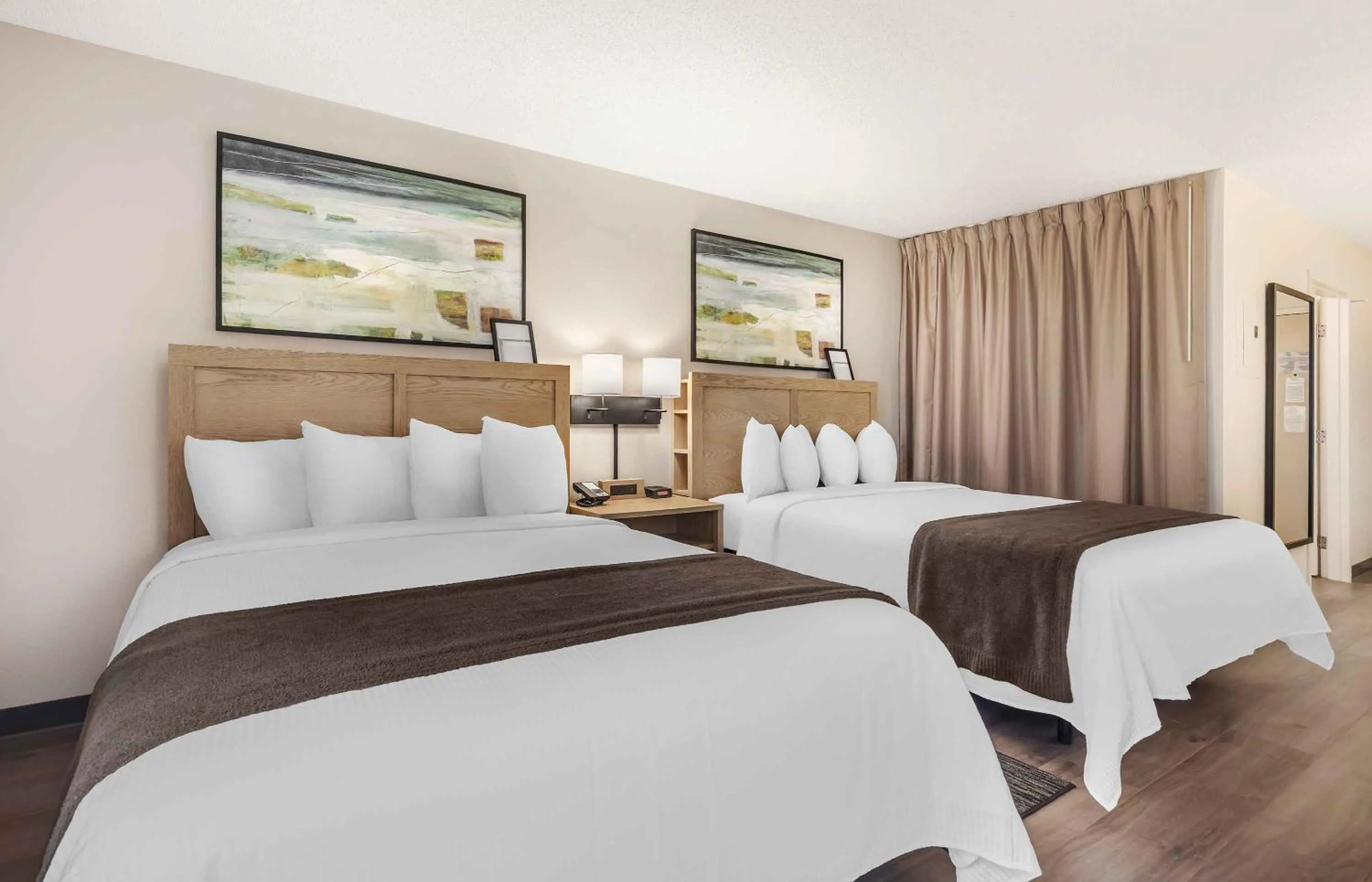 Bed in Extended Stay America Suites - Washington, DC - Alexandria - Eisenhower Ave