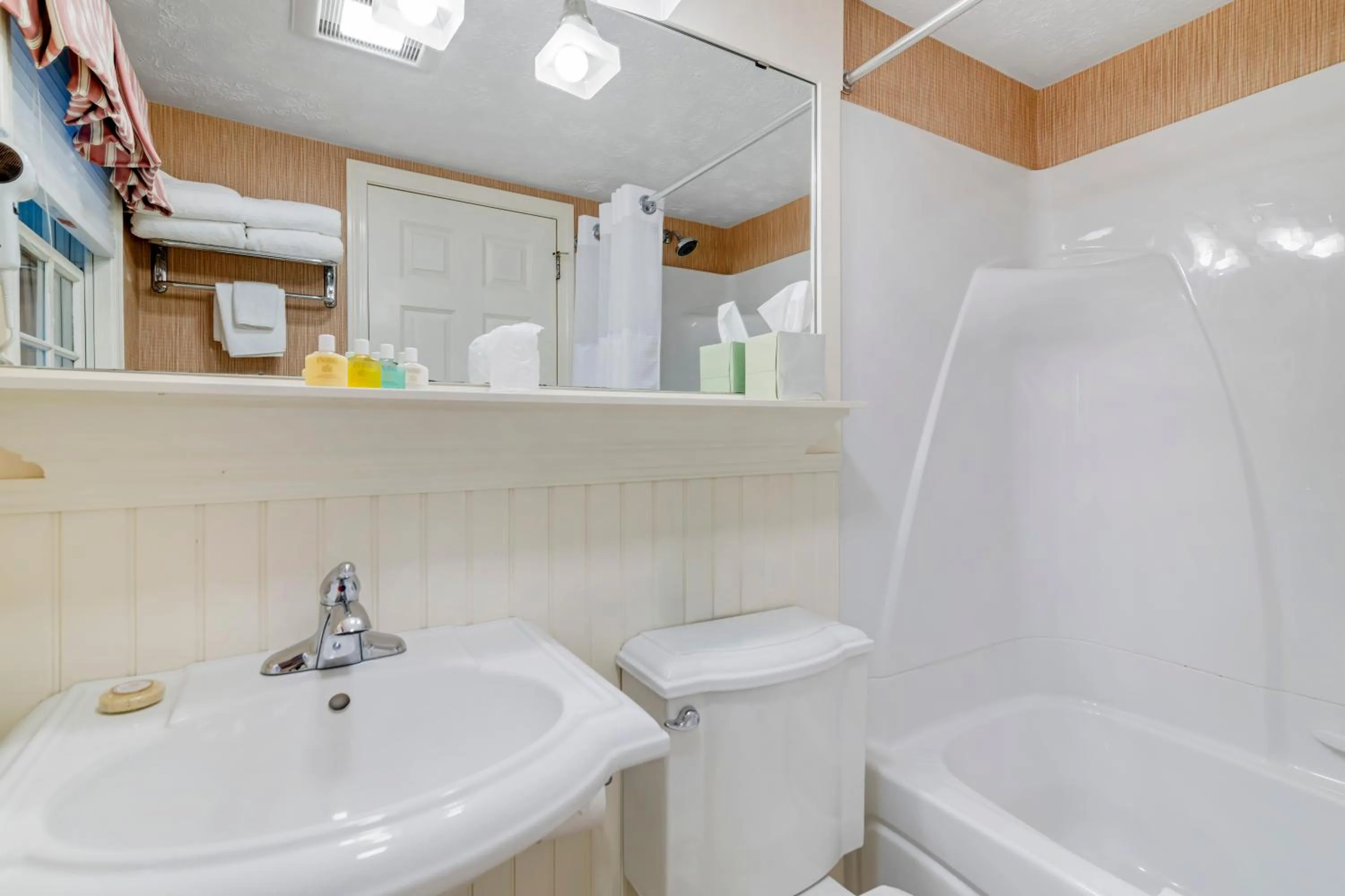 Toilet in Meadowmere Resort