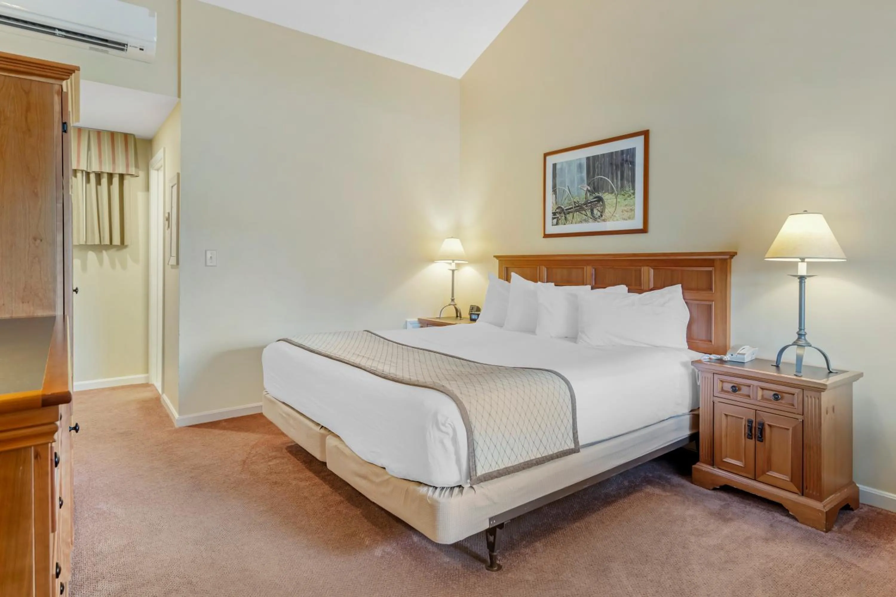 Bed in Meadowmere Resort