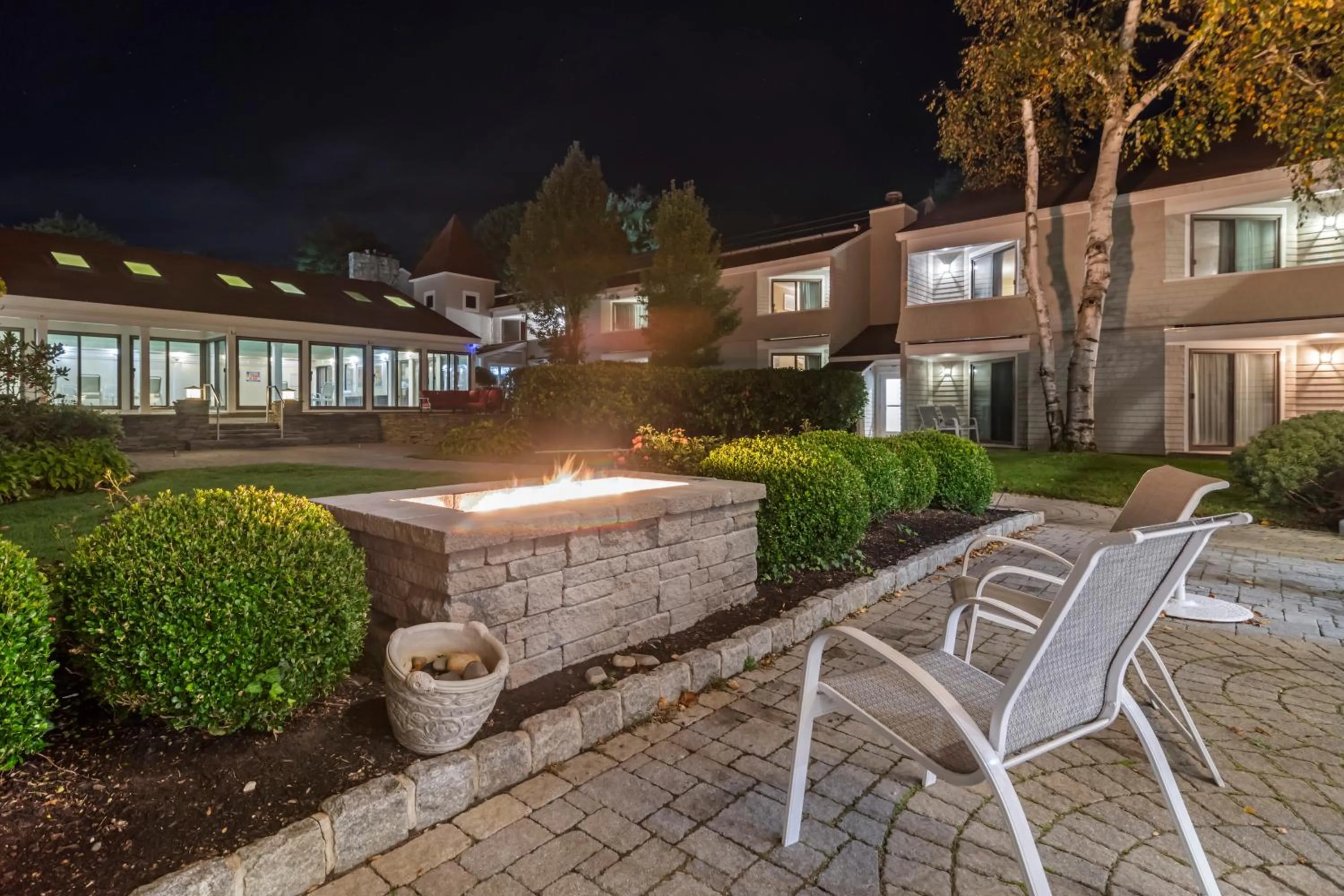 Property building in Meadowmere Resort