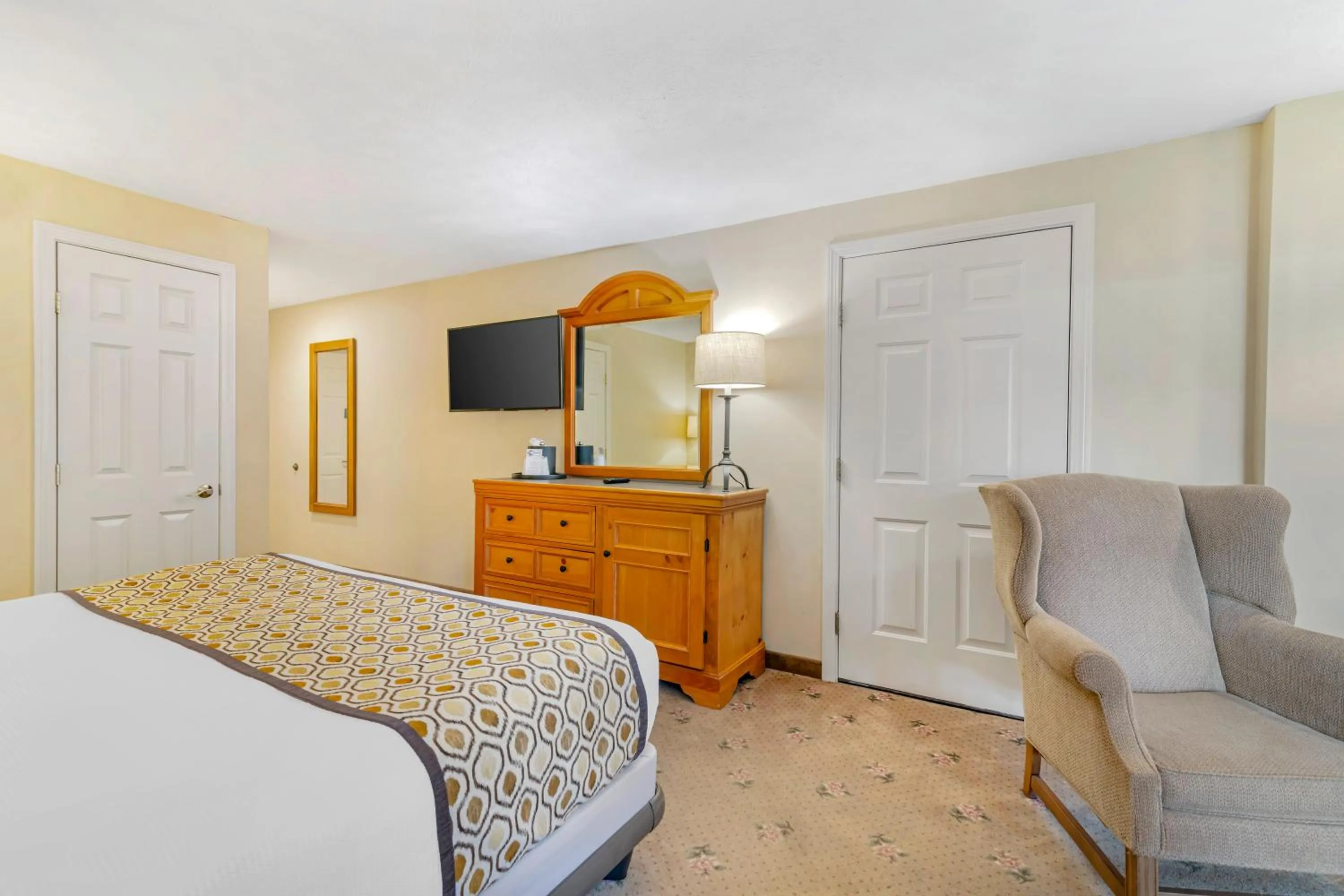 Bed in Meadowmere Resort