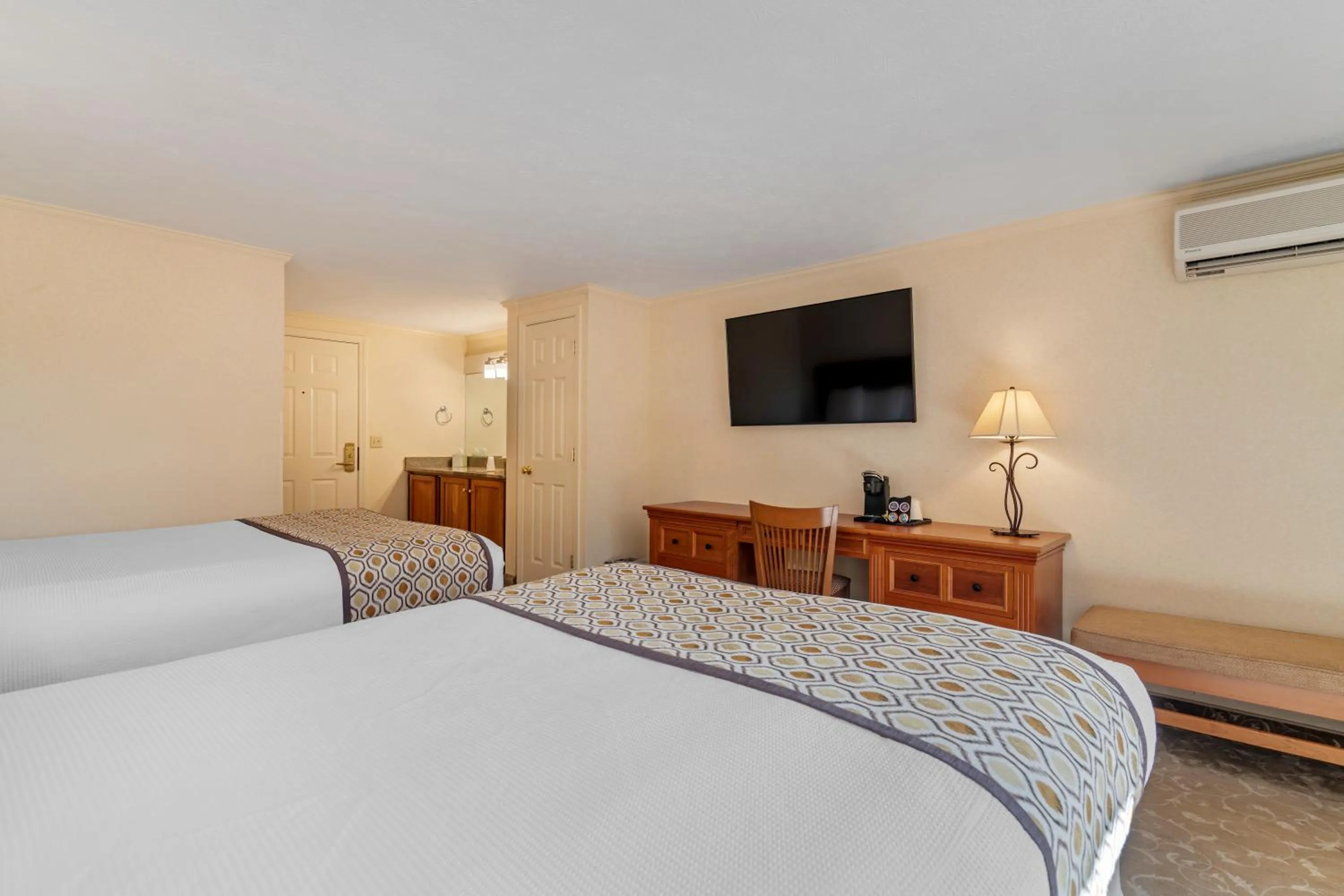 Bed in Meadowmere Resort