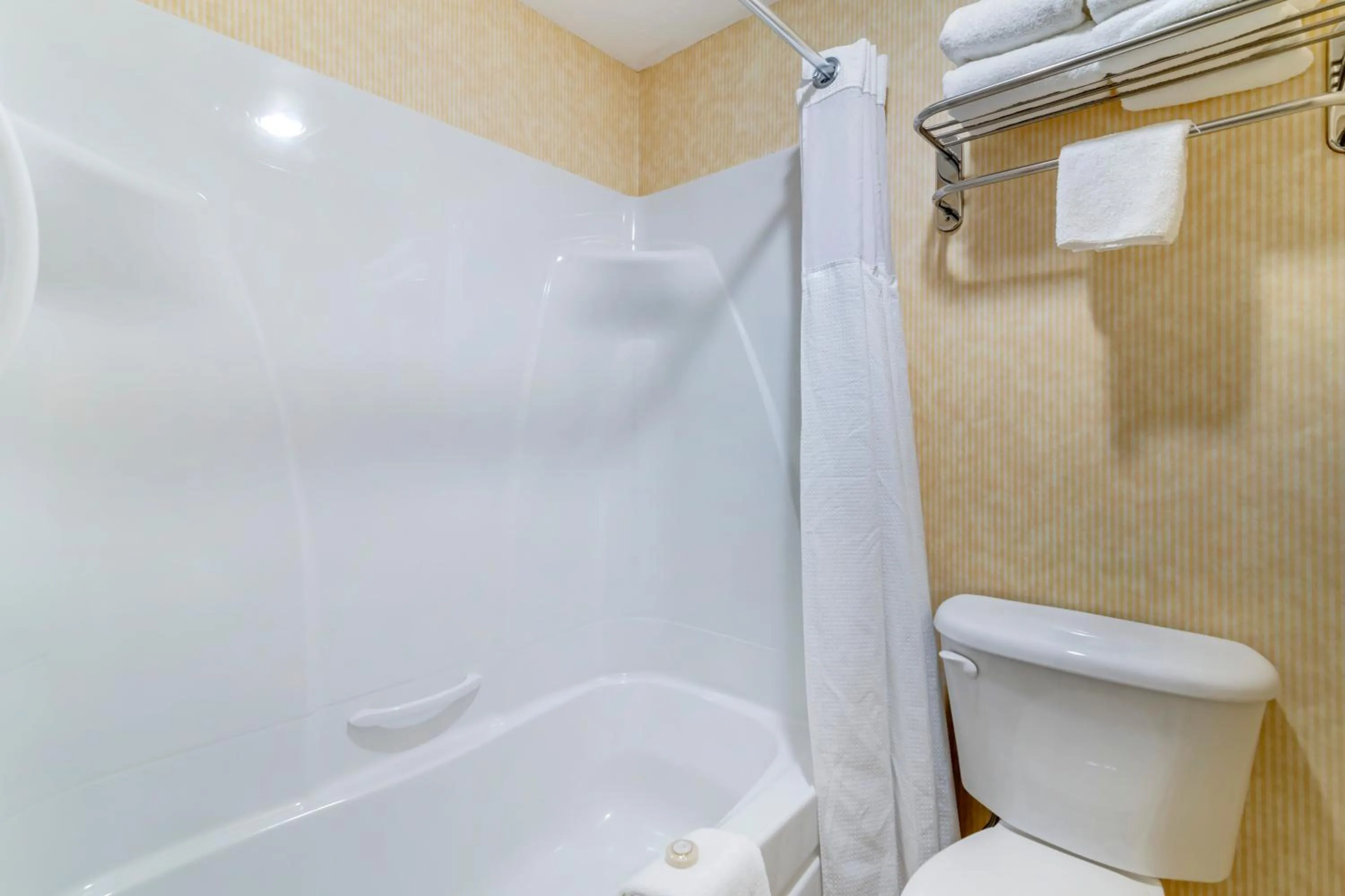 Toilet in Meadowmere Resort