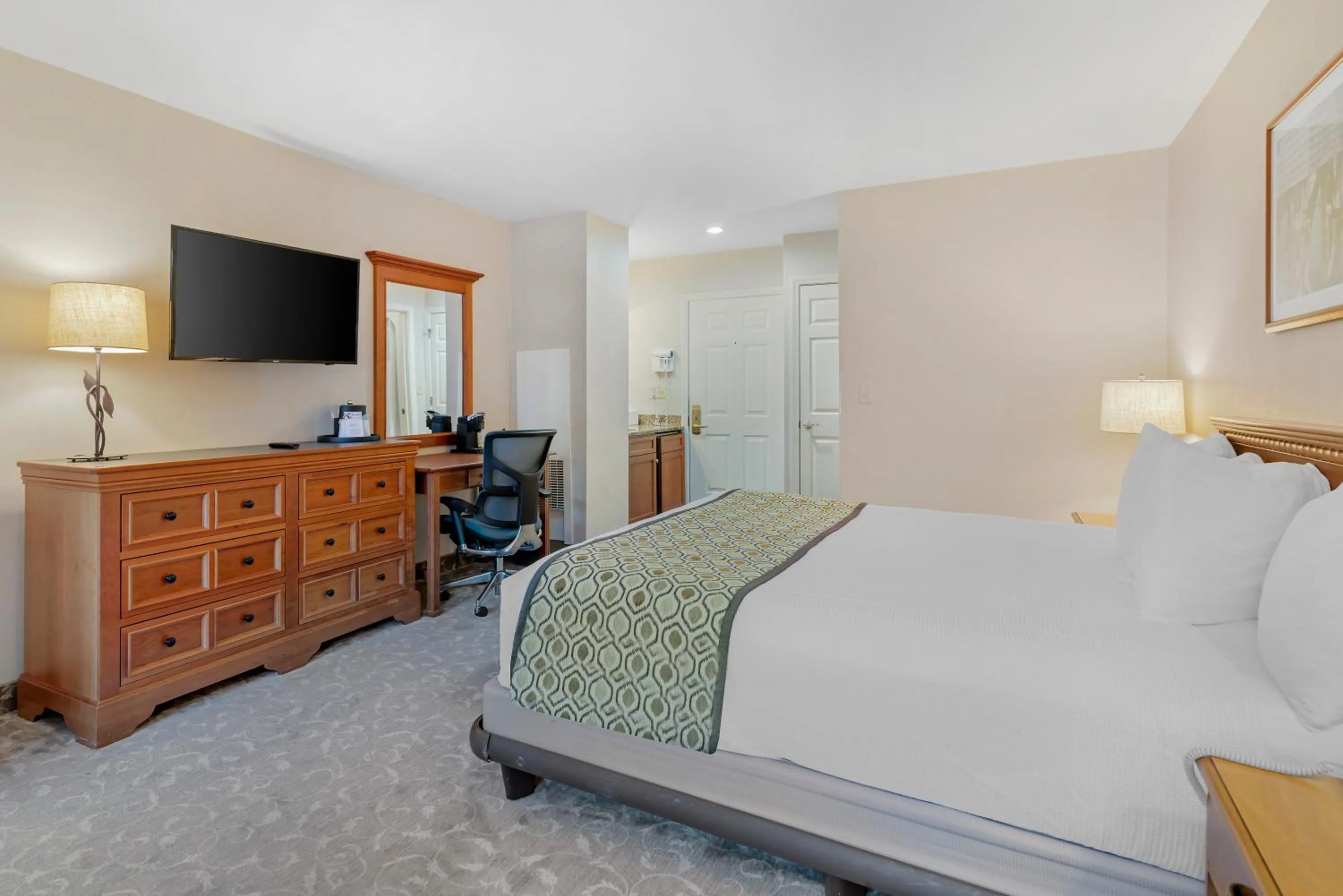 Bed in Meadowmere Resort