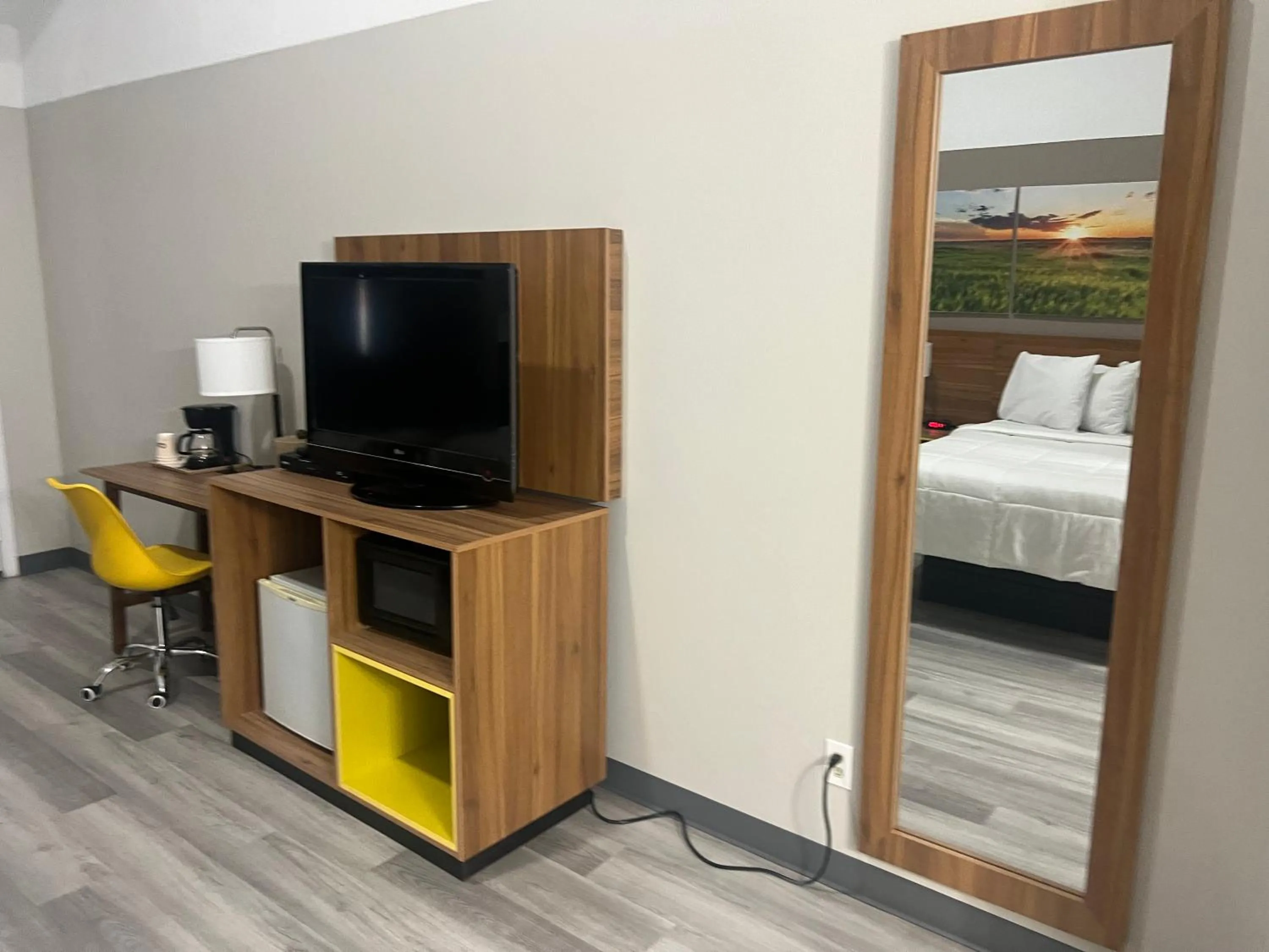 Captain's Lodge Motel